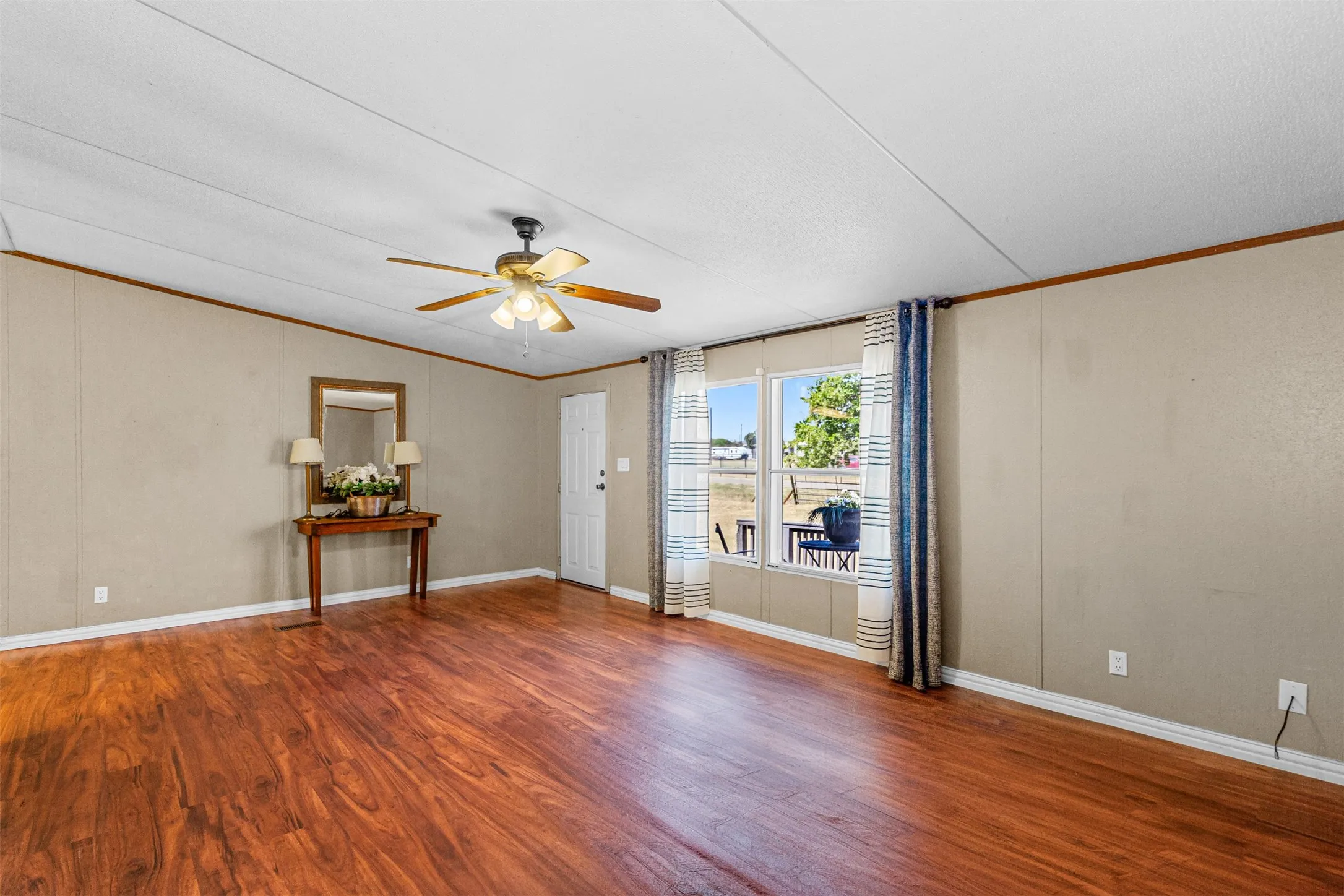 Mobile Home For Sale in Denton County , 12156 Thistle Lane, Justin, Texas 76247, 3 Bedroom, 2 Bathroom, Garage spaces, 1,680 Sqft, built in 1999, mls#21360505, Real Estate Agent in Justin, Homes For Sale in Denton county, Homes For Sale in Justin, Realtor in Justin Texas, Real Estate Brokerage Independent Realty Texas, Luminita Cordes Realtor