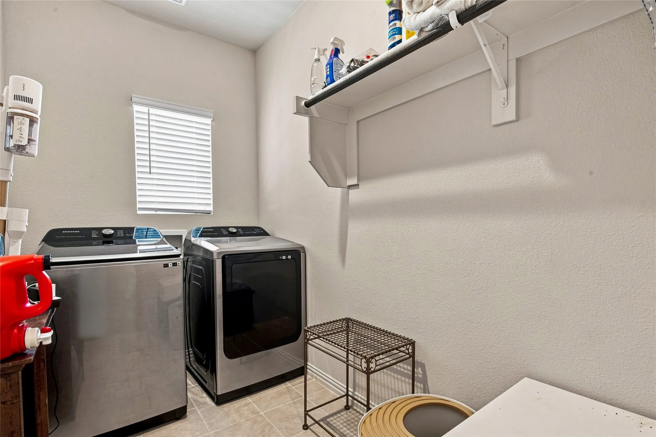 Single Family Residence For Sale in Kaufman County , 1824 Ash Oak Lane, Forney, Texas 75126, 3 Bedroom, 2 Bathroom, 2 Garage spaces, 1,498 Sqft, built in 2022, mls#21354131, Real Estate Agent in Forney, Homes For Sale in Kaufman county, Homes For Sale in Forney, Realtor in Forney Texas, Real Estate Brokerage Independent Realty Texas, Luminita Cordes Realtor