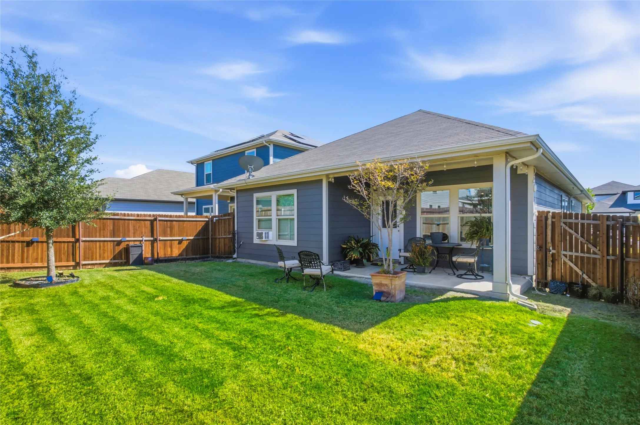 Single Family Residence For Sale in Kaufman County , 1824 Ash Oak Lane, Forney, Texas 75126, 3 Bedroom, 2 Bathroom, 2 Garage spaces, 1,498 Sqft, built in 2022, mls#21354131, Real Estate Agent in Forney, Homes For Sale in Kaufman county, Homes For Sale in Forney, Realtor in Forney Texas, Real Estate Brokerage Independent Realty Texas, Luminita Cordes Realtor
