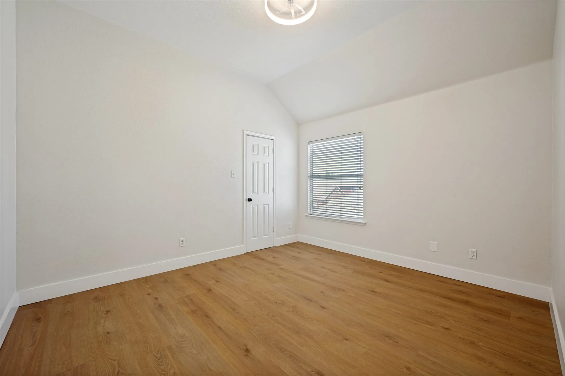 Single Family Residence For Rent in Collin County , 7140 Bryce Canyon Drive, Mc Kinney, Texas 75072, 3 Bedroom, 3 Bathroom, 2 Garage spaces, 2,530 Sqft, built in 2001, mls#21360873, Real Estate Agent in Mc Kinney, Homes For Rent in Collin county, Homes For Rent in Mc Kinney, Realtor in Mc Kinney Texas, Real Estate Brokerage Independent Realty Texas, Luminita Cordes Realtor