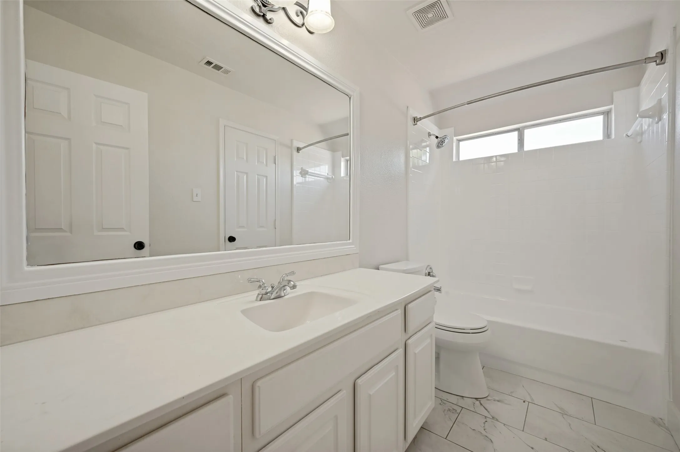 Single Family Residence For Rent in Collin County , 7140 Bryce Canyon Drive, Mc Kinney, Texas 75072, 3 Bedroom, 3 Bathroom, 2 Garage spaces, 2,530 Sqft, built in 2001, mls#21360873, Real Estate Agent in Mc Kinney, Homes For Rent in Collin county, Homes For Rent in Mc Kinney, Realtor in Mc Kinney Texas, Real Estate Brokerage Independent Realty Texas, Luminita Cordes Realtor