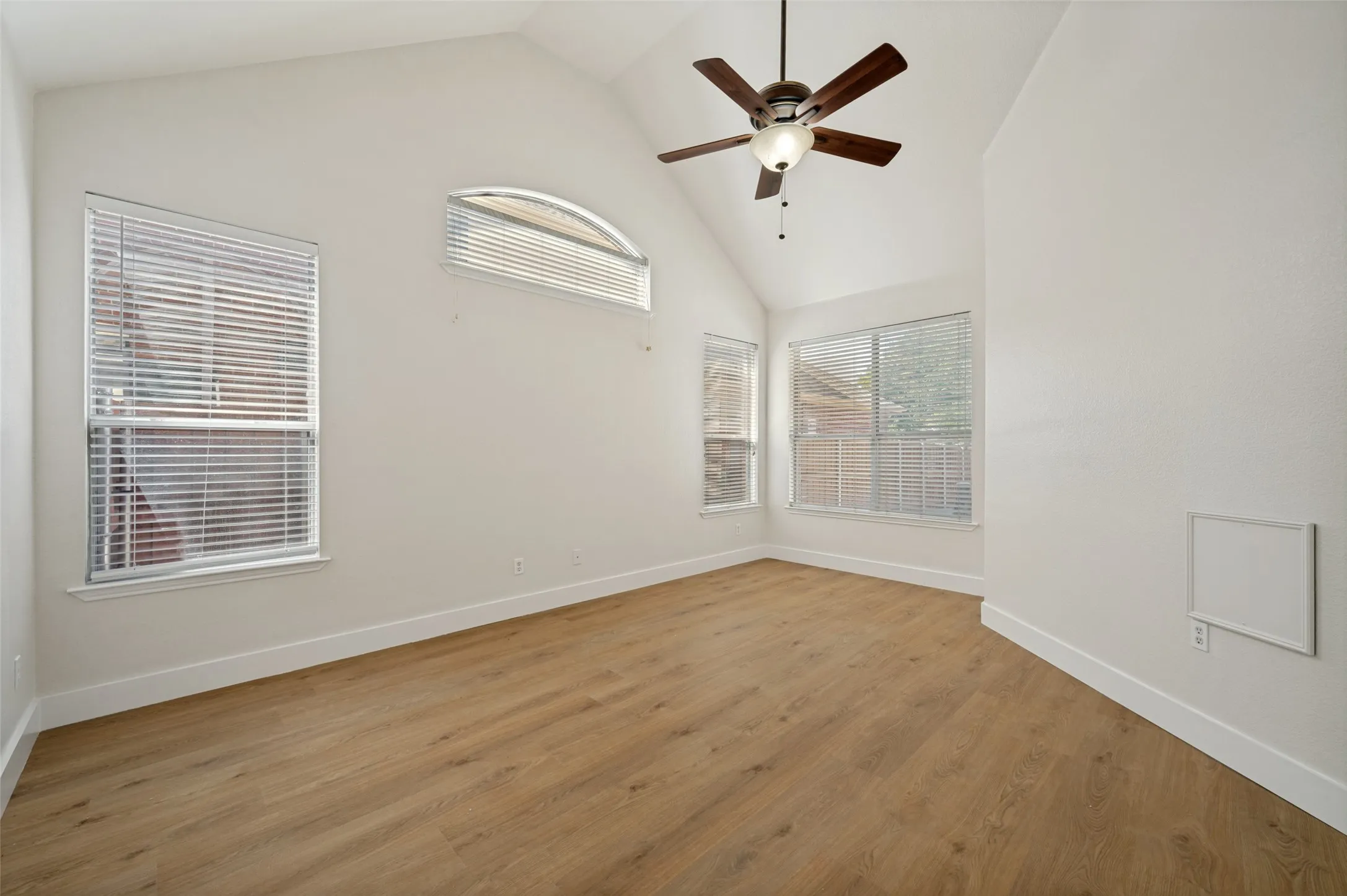 Single Family Residence For Rent in Collin County , 7140 Bryce Canyon Drive, Mc Kinney, Texas 75072, 3 Bedroom, 3 Bathroom, 2 Garage spaces, 2,530 Sqft, built in 2001, mls#21360873, Real Estate Agent in Mc Kinney, Homes For Rent in Collin county, Homes For Rent in Mc Kinney, Realtor in Mc Kinney Texas, Real Estate Brokerage Independent Realty Texas, Luminita Cordes Realtor