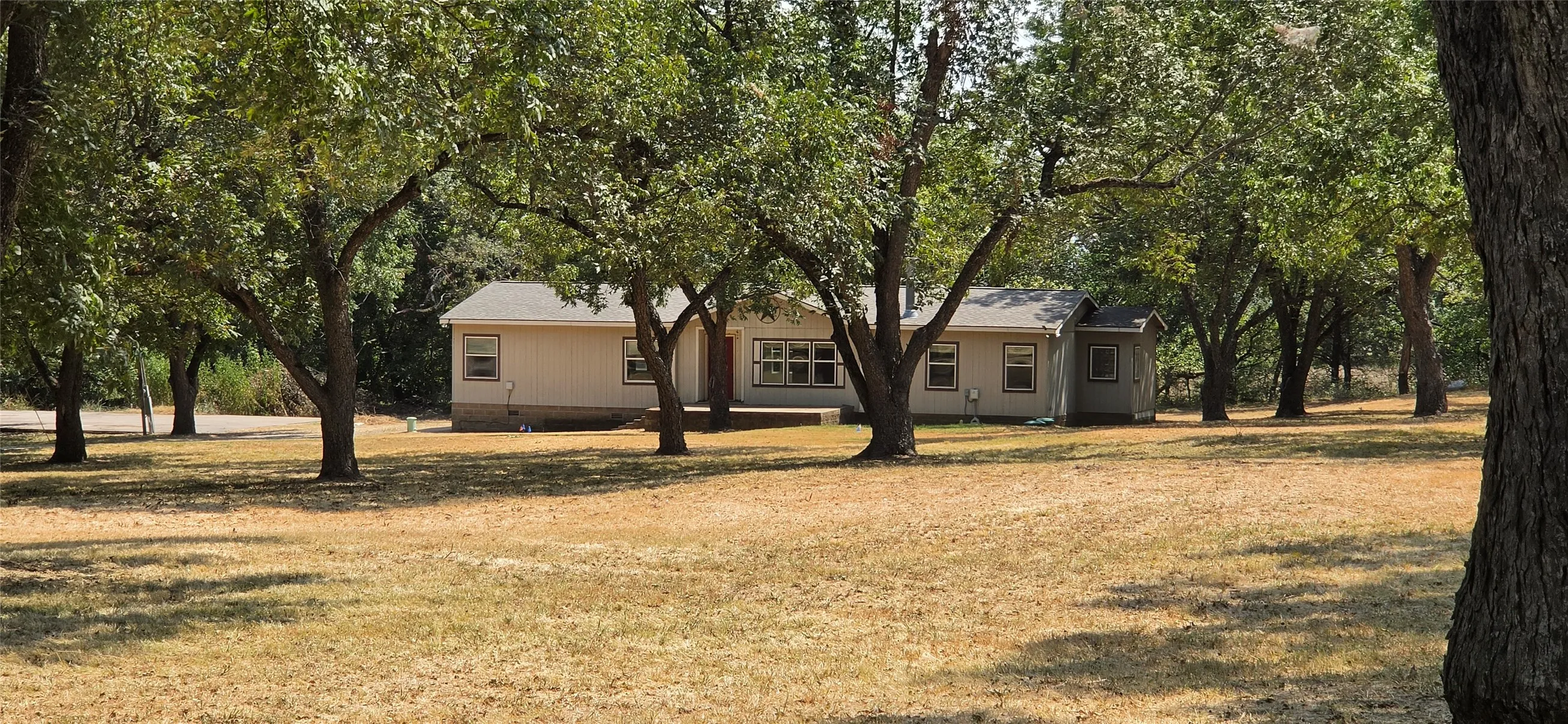 Mobile Home For Sale in Grayson County , 1210 E Texas Street, Denison, Texas 75021, 4 Bedroom, 3 Bathroom, Garage spaces, 1,923 Sqft, built in 1980, mls#21360969, Real Estate Agent in Denison, Homes For Sale in Grayson county, Homes For Sale in Denison, Realtor in Denison Texas, Real Estate Brokerage Independent Realty Texas, Luminita Cordes Realtor