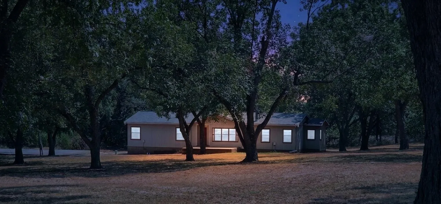 Expansive lot featuring mature trees