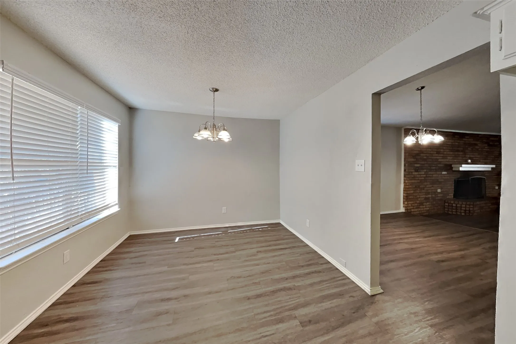 Single Family Residence For Rent in Tarrant County , 4814 Crest Drive, Arlington, Texas 76017, 3 Bedroom, 2 Bathroom, 2 Garage spaces, 1,577 Sqft, built in 1978, mls#21360977, Real Estate Agent in Arlington, Homes For Rent in Tarrant county, Homes For Rent in Arlington, Realtor in Arlington Texas, Real Estate Brokerage Independent Realty Texas, Luminita Cordes Realtor
