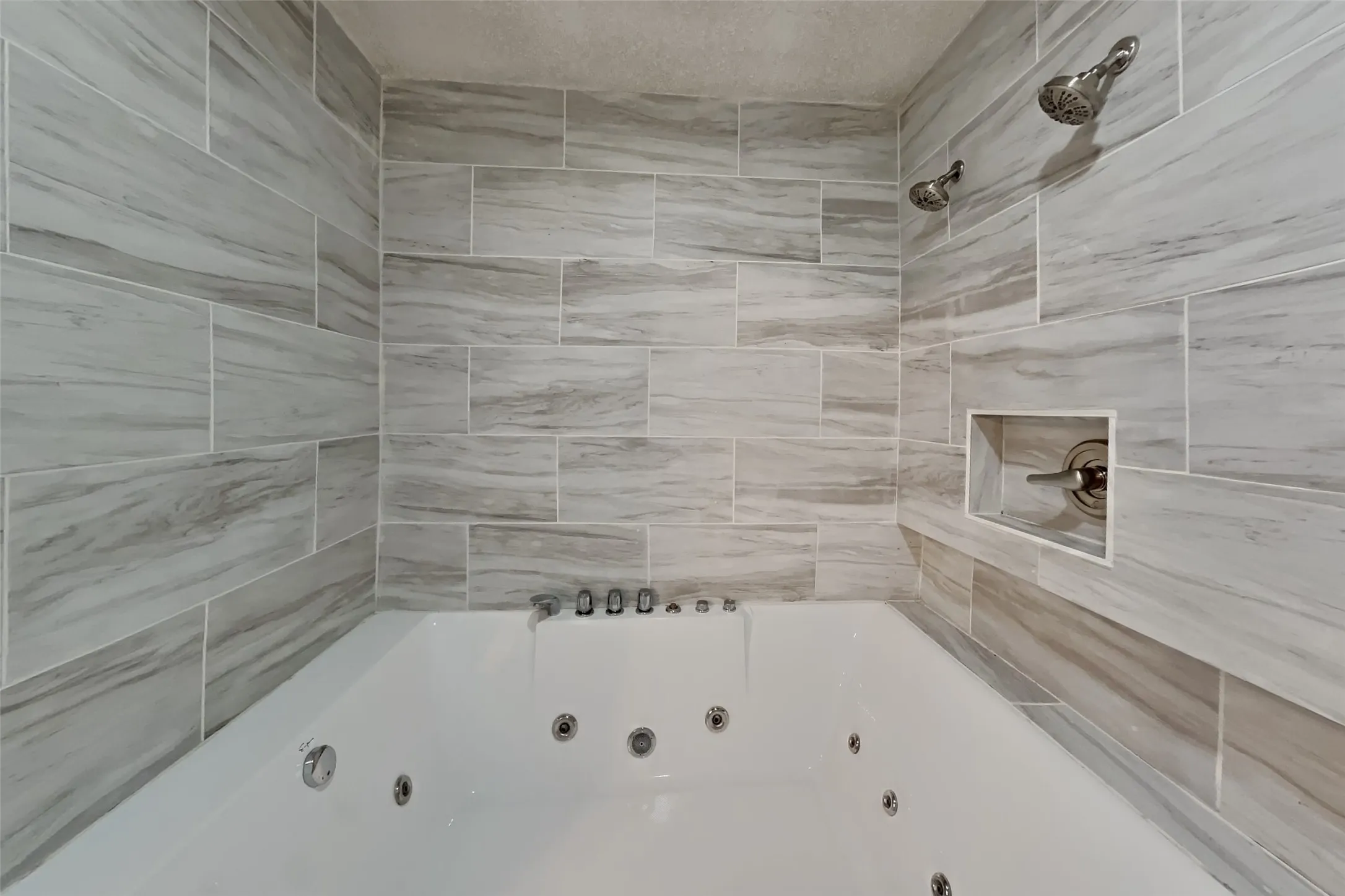 Single Family Residence For Rent in Tarrant County , 4814 Crest Drive, Arlington, Texas 76017, 3 Bedroom, 2 Bathroom, 2 Garage spaces, 1,577 Sqft, built in 1978, mls#21360977, Real Estate Agent in Arlington, Homes For Rent in Tarrant county, Homes For Rent in Arlington, Realtor in Arlington Texas, Real Estate Brokerage Independent Realty Texas, Luminita Cordes Realtor