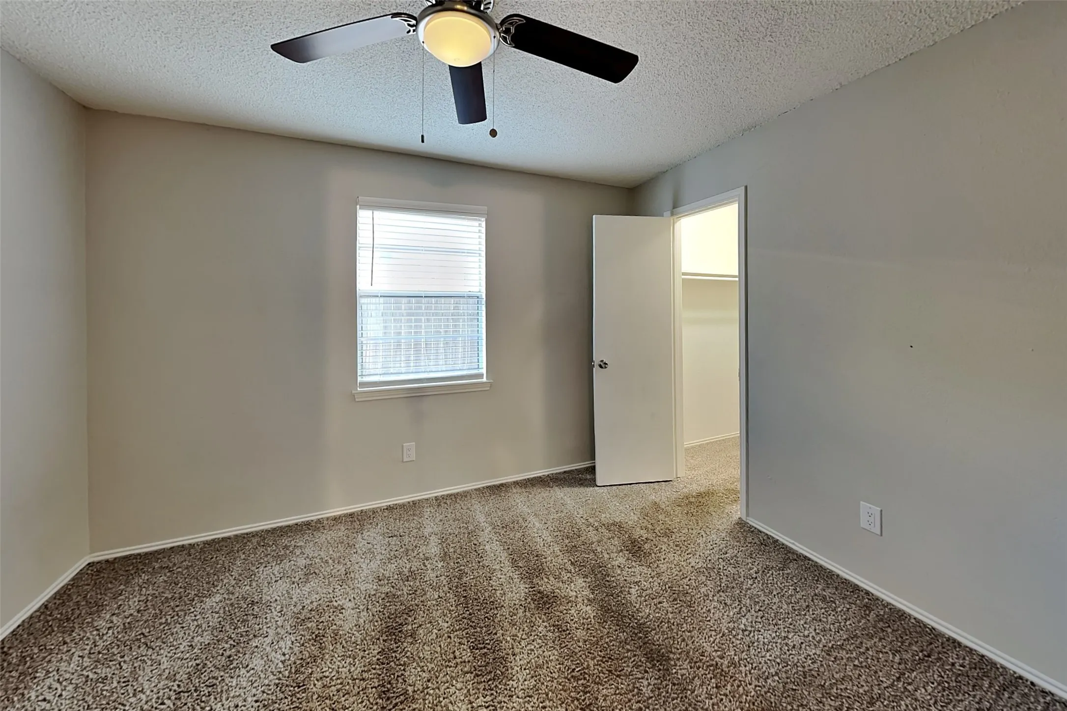 Single Family Residence For Rent in Tarrant County , 4814 Crest Drive, Arlington, Texas 76017, 3 Bedroom, 2 Bathroom, 2 Garage spaces, 1,577 Sqft, built in 1978, mls#21360977, Real Estate Agent in Arlington, Homes For Rent in Tarrant county, Homes For Rent in Arlington, Realtor in Arlington Texas, Real Estate Brokerage Independent Realty Texas, Luminita Cordes Realtor