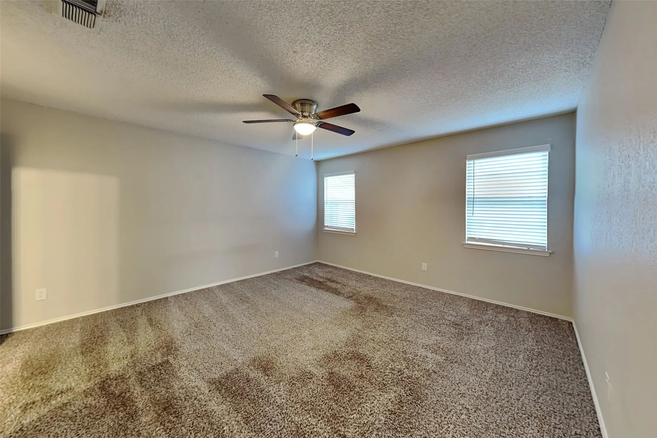 Single Family Residence For Rent in Tarrant County , 4814 Crest Drive, Arlington, Texas 76017, 3 Bedroom, 2 Bathroom, 2 Garage spaces, 1,577 Sqft, built in 1978, mls#21360977, Real Estate Agent in Arlington, Homes For Rent in Tarrant county, Homes For Rent in Arlington, Realtor in Arlington Texas, Real Estate Brokerage Independent Realty Texas, Luminita Cordes Realtor