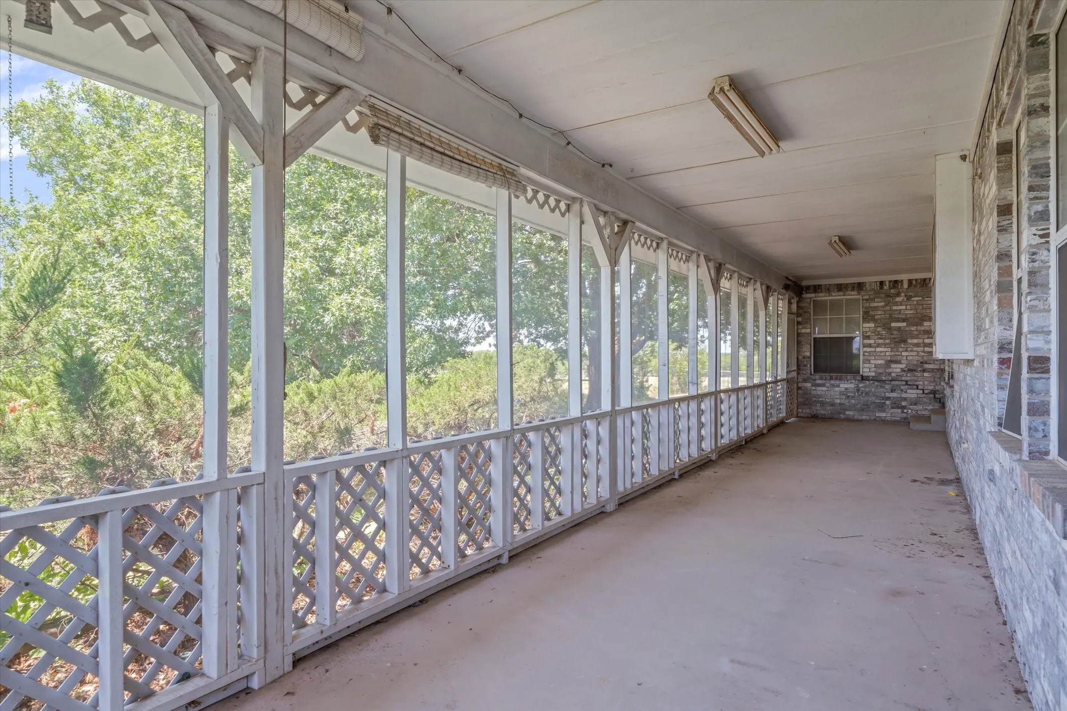 Single Family Residence For Sale in Hunt County , 1867 Fm 513 S, Campbell, Texas 75422, 2 Bedroom, 2 Bathroom, 3 Garage spaces, 1,556 Sqft, built in 1988, mls#21360909, Real Estate Agent in Campbell, Homes For Sale in Hunt county, Homes For Sale in Campbell, Realtor in Campbell Texas, Real Estate Brokerage Independent Realty Texas, Luminita Cordes Realtor