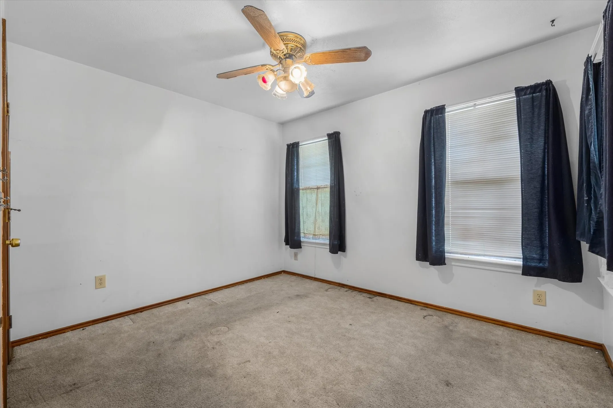 Single Family Residence For Sale in Hunt County , 1867 Fm 513 S, Campbell, Texas 75422, 2 Bedroom, 2 Bathroom, 3 Garage spaces, 1,556 Sqft, built in 1988, mls#21360909, Real Estate Agent in Campbell, Homes For Sale in Hunt county, Homes For Sale in Campbell, Realtor in Campbell Texas, Real Estate Brokerage Independent Realty Texas, Luminita Cordes Realtor