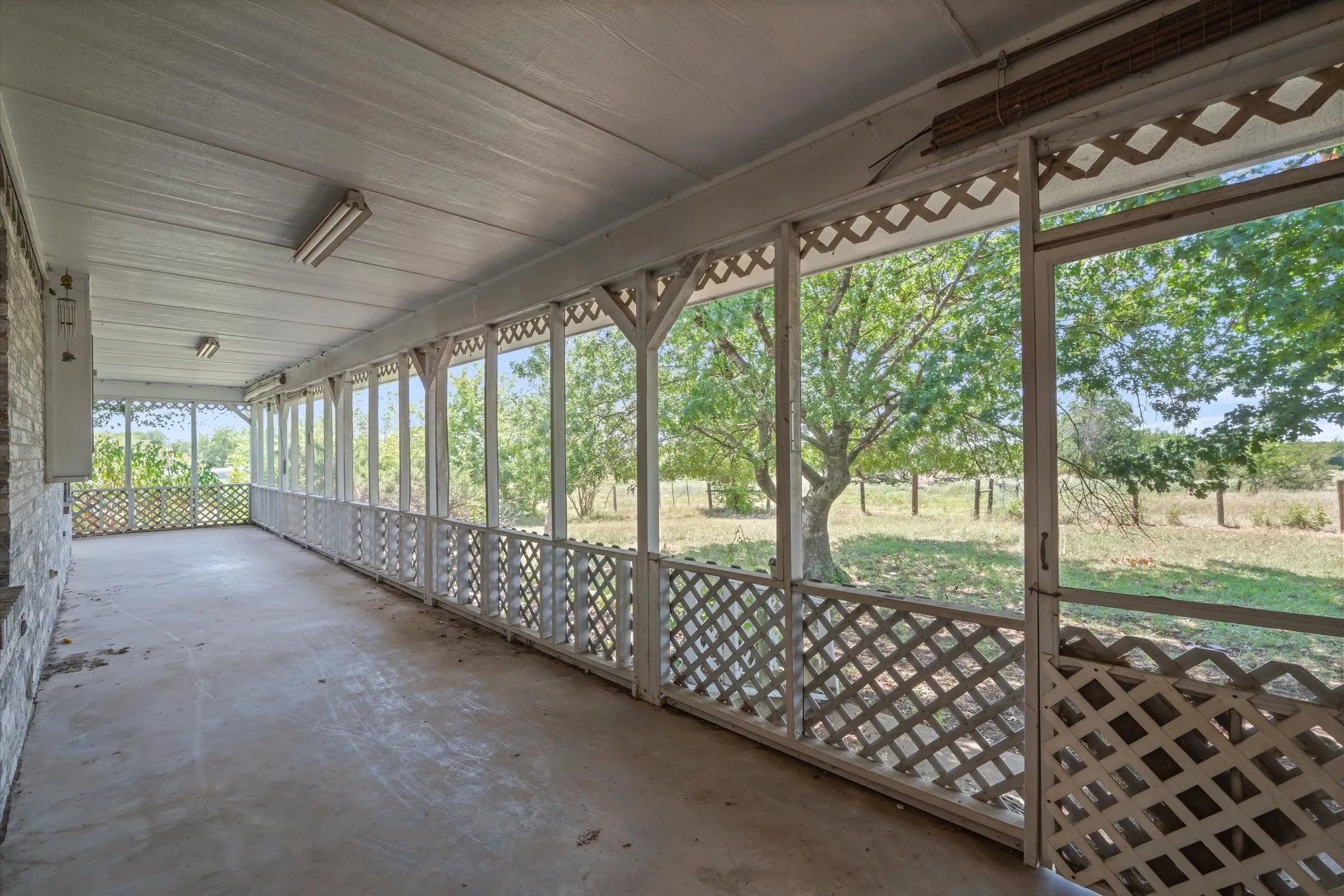 Single Family Residence For Sale in Hunt County , 1867 Fm 513 S, Campbell, Texas 75422, 2 Bedroom, 2 Bathroom, 3 Garage spaces, 1,556 Sqft, built in 1988, mls#21360909, Real Estate Agent in Campbell, Homes For Sale in Hunt county, Homes For Sale in Campbell, Realtor in Campbell Texas, Real Estate Brokerage Independent Realty Texas, Luminita Cordes Realtor
