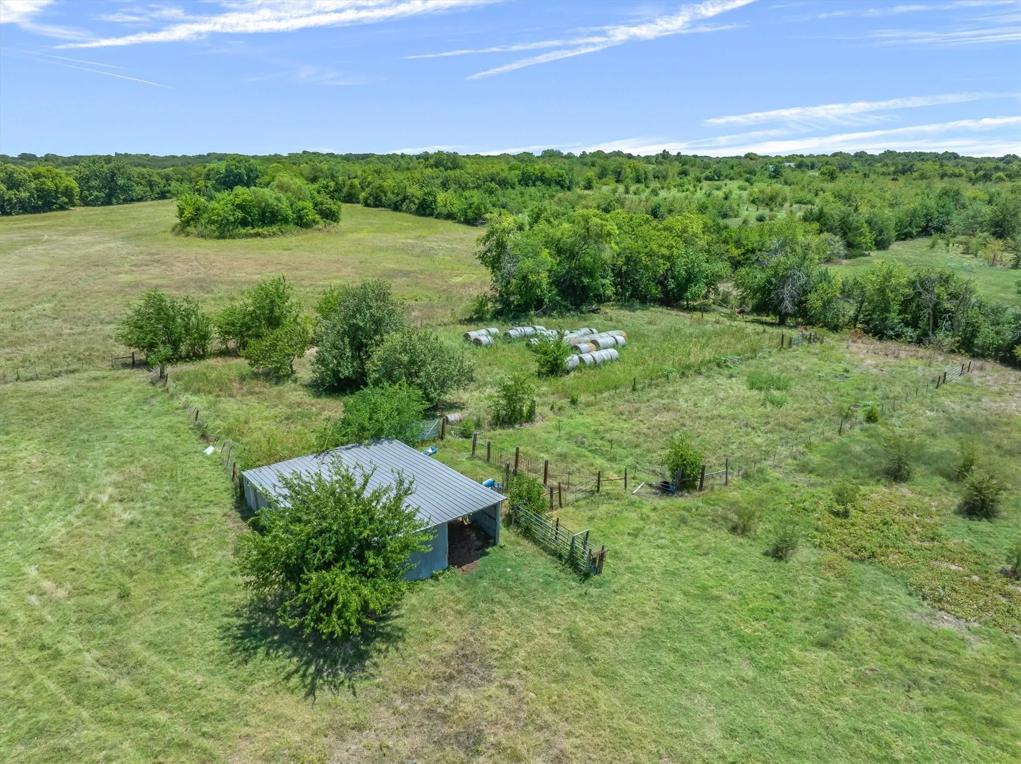 Single Family Residence For Sale in Hunt County , 1867 Fm 513 S, Campbell, Texas 75422, 2 Bedroom, 2 Bathroom, 3 Garage spaces, 1,556 Sqft, built in 1988, mls#21360909, Real Estate Agent in Campbell, Homes For Sale in Hunt county, Homes For Sale in Campbell, Realtor in Campbell Texas, Real Estate Brokerage Independent Realty Texas, Luminita Cordes Realtor