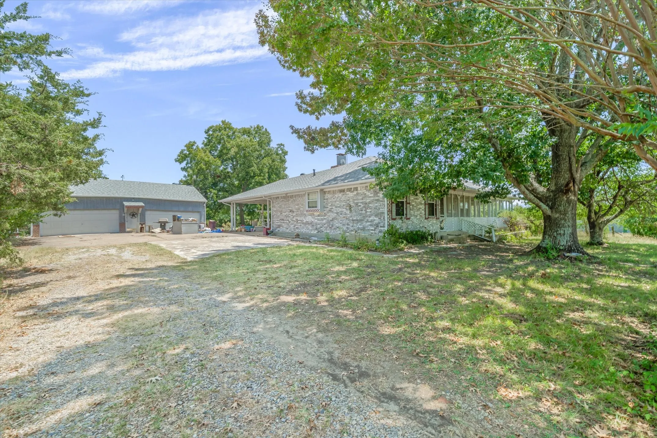 Single Family Residence For Sale in Hunt County , 1867 Fm 513 S, Campbell, Texas 75422, 2 Bedroom, 2 Bathroom, 3 Garage spaces, 1,556 Sqft, built in 1988, mls#21360909, Real Estate Agent in Campbell, Homes For Sale in Hunt county, Homes For Sale in Campbell, Realtor in Campbell Texas, Real Estate Brokerage Independent Realty Texas, Luminita Cordes Realtor