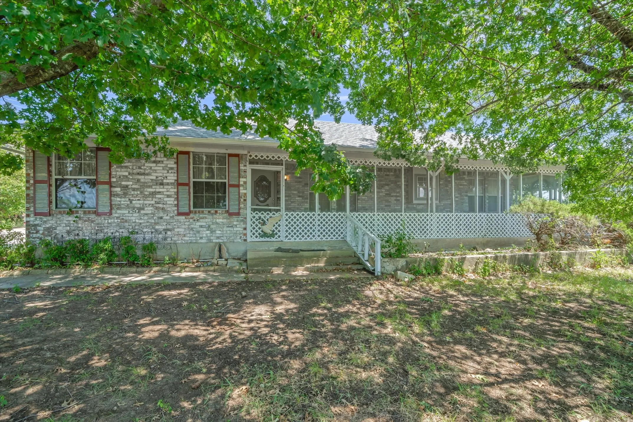Single Family Residence For Sale in Hunt County , 1867 Fm 513 S, Campbell, Texas 75422, 2 Bedroom, 2 Bathroom, 3 Garage spaces, 1,556 Sqft, built in 1988, mls#21360909, Real Estate Agent in Campbell, Homes For Sale in Hunt county, Homes For Sale in Campbell, Realtor in Campbell Texas, Real Estate Brokerage Independent Realty Texas, Luminita Cordes Realtor