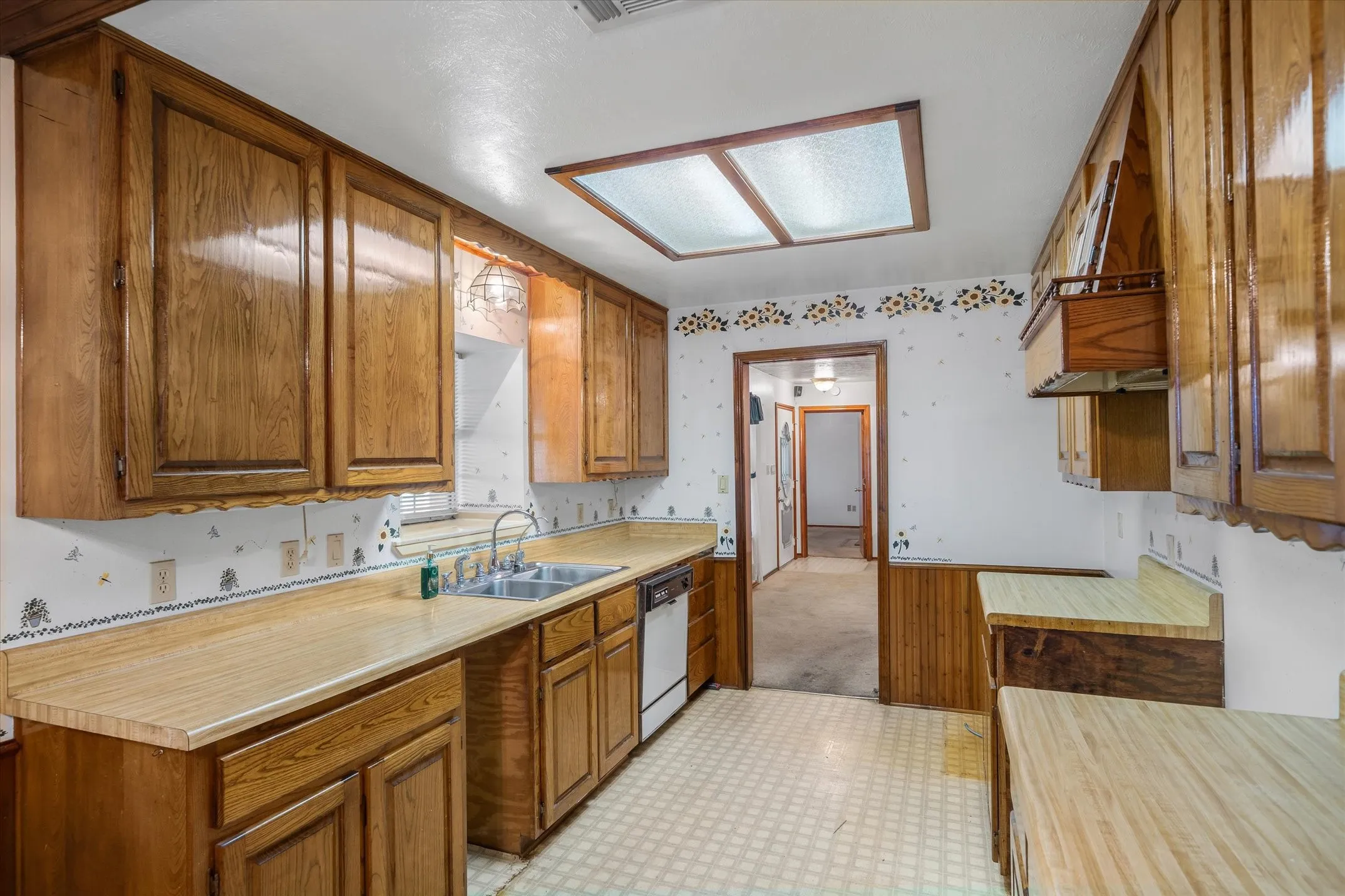 Single Family Residence For Sale in Hunt County , 1867 Fm 513 S, Campbell, Texas 75422, 2 Bedroom, 2 Bathroom, 3 Garage spaces, 1,556 Sqft, built in 1988, mls#21360909, Real Estate Agent in Campbell, Homes For Sale in Hunt county, Homes For Sale in Campbell, Realtor in Campbell Texas, Real Estate Brokerage Independent Realty Texas, Luminita Cordes Realtor
