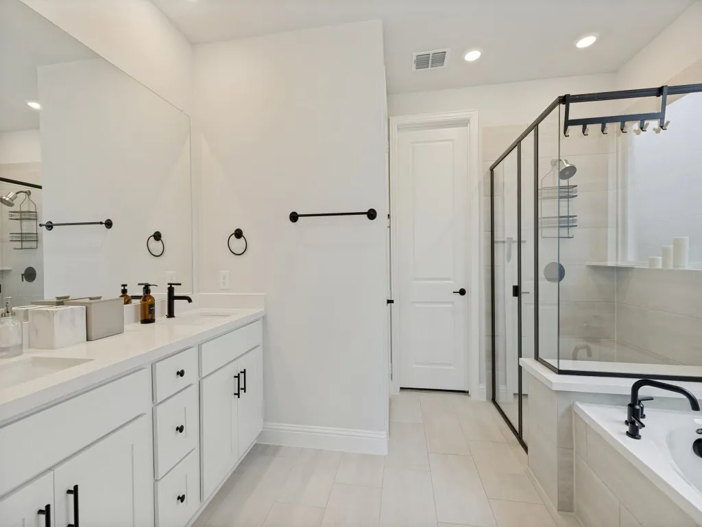 Single Family Residence For Rent in Collin County , 1624 Goldenrod Drive, Celina, Texas 75009, 4 Bedroom, 4 Bathroom, 2 Garage spaces, 2,735 Sqft, built in 2024, mls#21360288, Real Estate Agent in Celina, Homes For Rent in Collin county, Homes For Rent in Celina, Realtor in Celina Texas, Real Estate Brokerage Independent Realty Texas, Luminita Cordes Realtor
