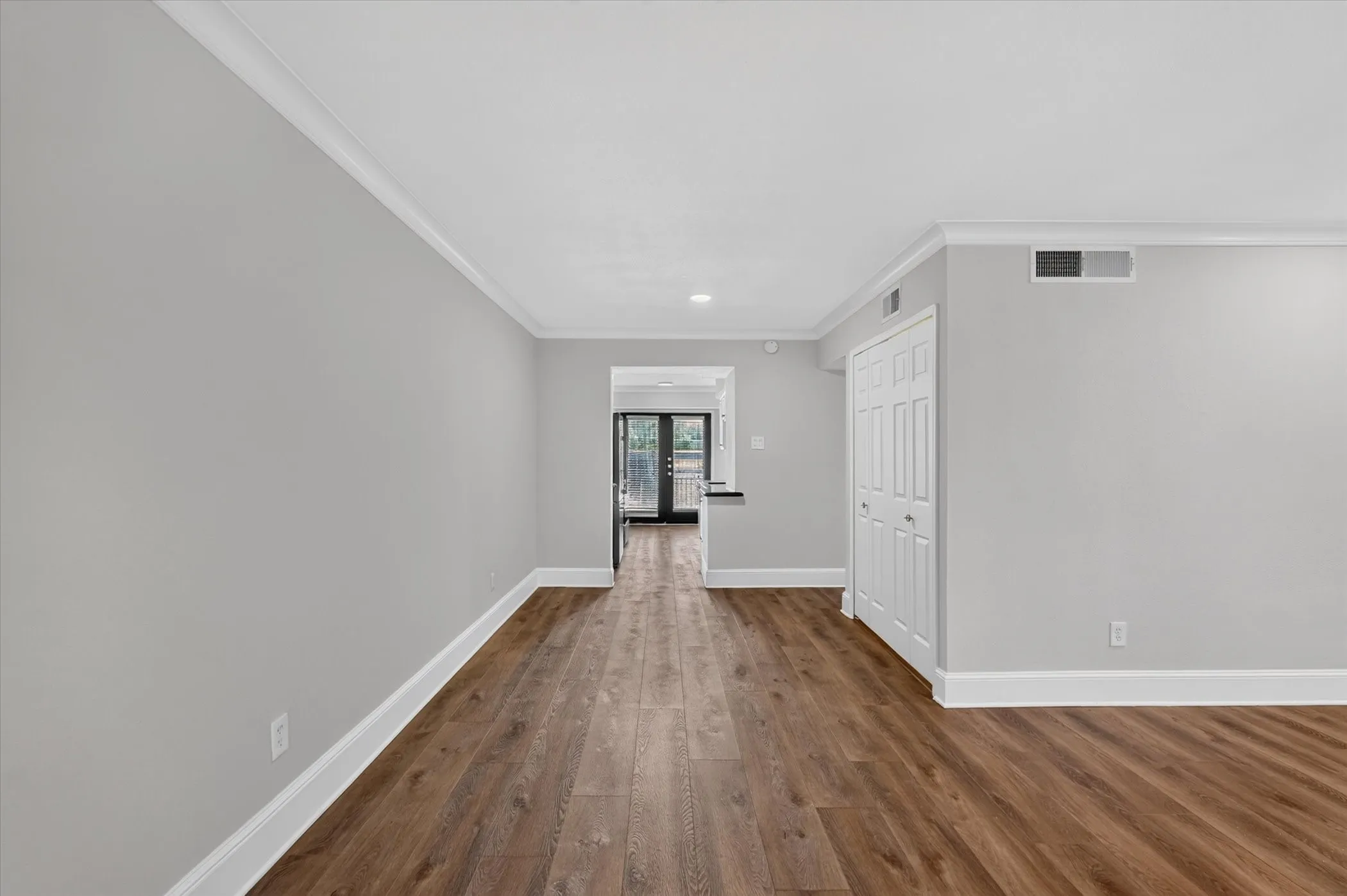 Condominium For Sale in Dallas County , 7734 Meadow Road 219, Dallas, Texas 75230, 1 Bedroom, 1 Bathroom, Garage spaces, 795 Sqft, built in 1966, mls#21360417, Real Estate Agent in Dallas, Homes For Sale in Dallas county, Homes For Sale in Dallas, Realtor in Dallas Texas, Real Estate Brokerage Independent Realty Texas, Luminita Cordes Realtor