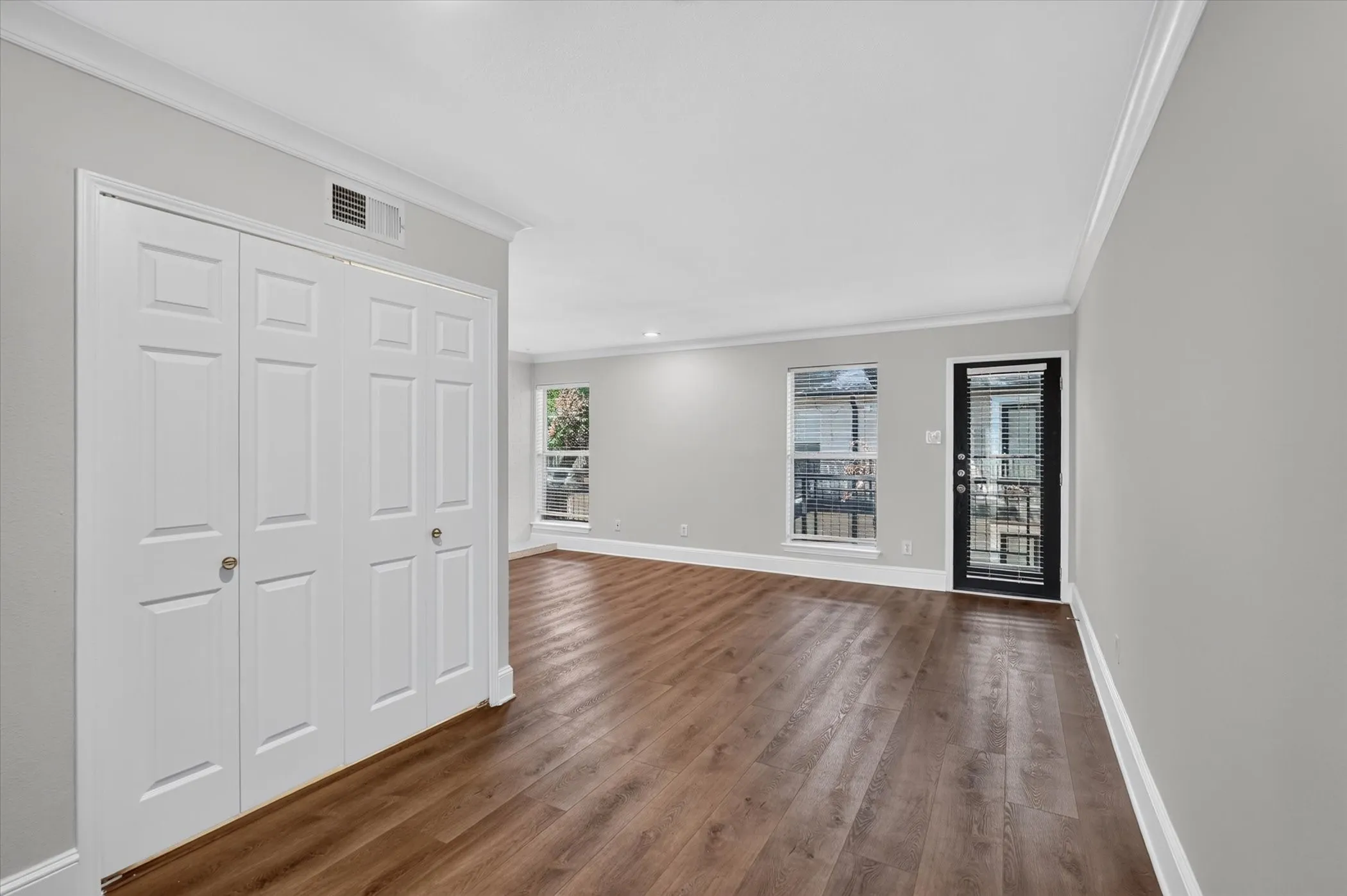 Condominium For Sale in Dallas County , 7734 Meadow Road 219, Dallas, Texas 75230, 1 Bedroom, 1 Bathroom, Garage spaces, 795 Sqft, built in 1966, mls#21360417, Real Estate Agent in Dallas, Homes For Sale in Dallas county, Homes For Sale in Dallas, Realtor in Dallas Texas, Real Estate Brokerage Independent Realty Texas, Luminita Cordes Realtor