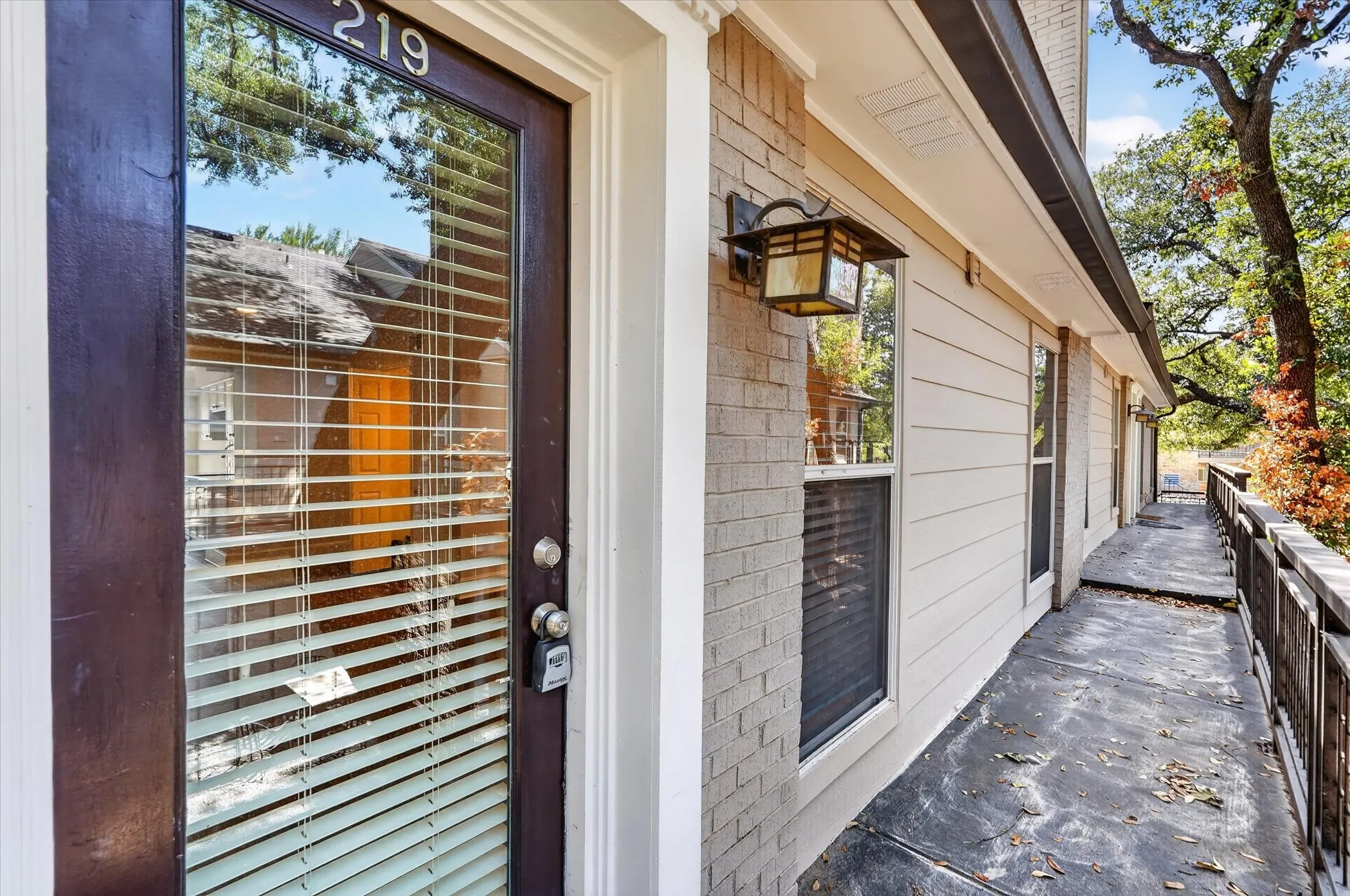Condominium For Sale in Dallas County , 7734 Meadow Road 219, Dallas, Texas 75230, 1 Bedroom, 1 Bathroom, Garage spaces, 795 Sqft, built in 1966, mls#21360417, Real Estate Agent in Dallas, Homes For Sale in Dallas county, Homes For Sale in Dallas, Realtor in Dallas Texas, Real Estate Brokerage Independent Realty Texas, Luminita Cordes Realtor