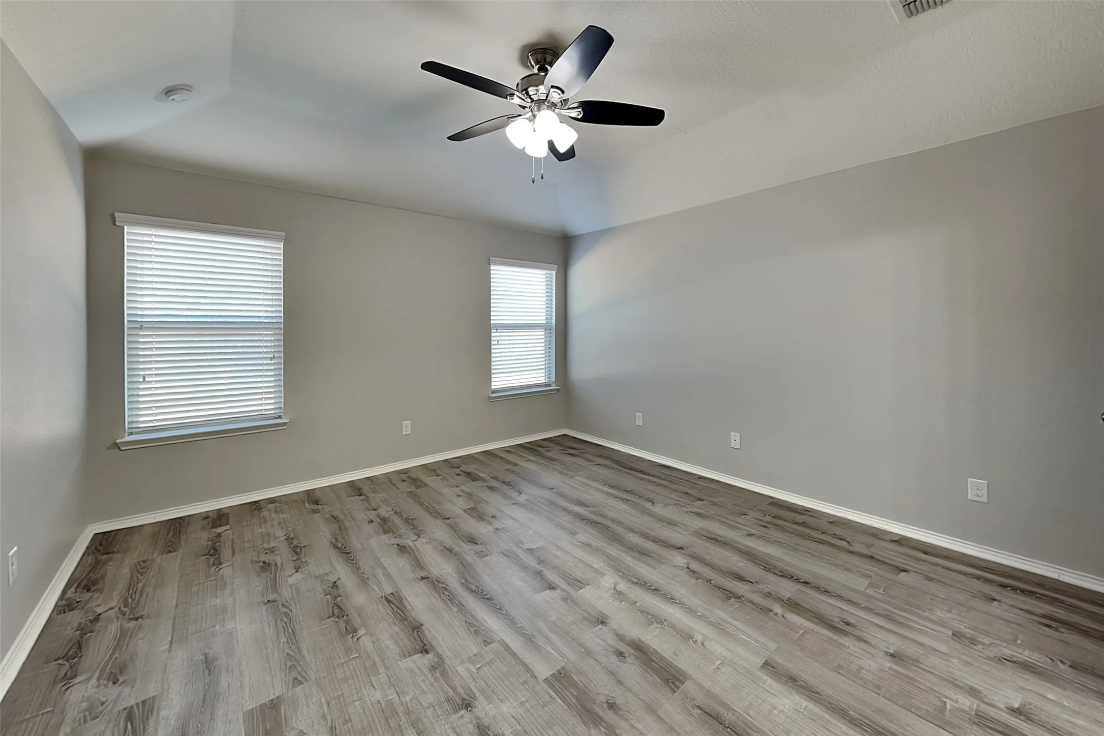 Single Family Residence For Rent in Tarrant County , 14305 Artisan Drive, Fort Worth, Texas 76052, 4 Bedroom, 3 Bathroom, 2 Garage spaces, 2,284 Sqft, built in 2013, mls#21360991, Real Estate Agent in Fort Worth, Homes For Rent in Tarrant county, Homes For Rent in Fort Worth, Realtor in Fort Worth Texas, Real Estate Brokerage Independent Realty Texas, Luminita Cordes Realtor