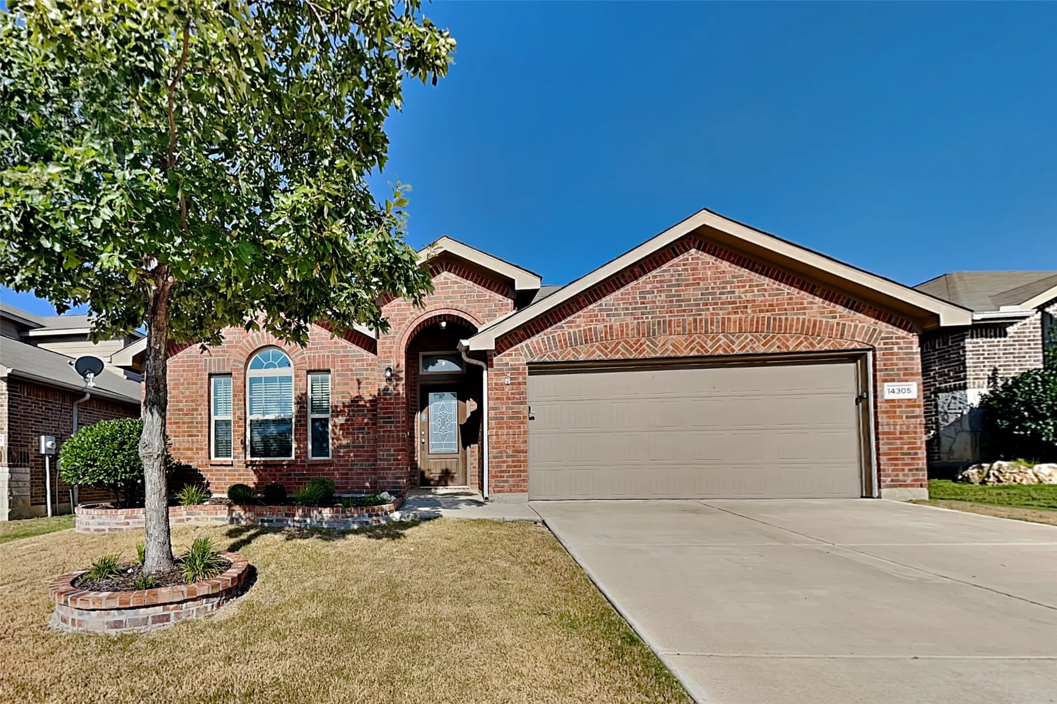 Single Family Residence For Rent in Tarrant County , 14305 Artisan Drive, Fort Worth, Texas 76052, 4 Bedroom, 3 Bathroom, 2 Garage spaces, 2,284 Sqft, built in 2013, mls#21360991, Real Estate Agent in Fort Worth, Homes For Rent in Tarrant county, Homes For Rent in Fort Worth, Realtor in Fort Worth Texas, Real Estate Brokerage Independent Realty Texas, Luminita Cordes Realtor