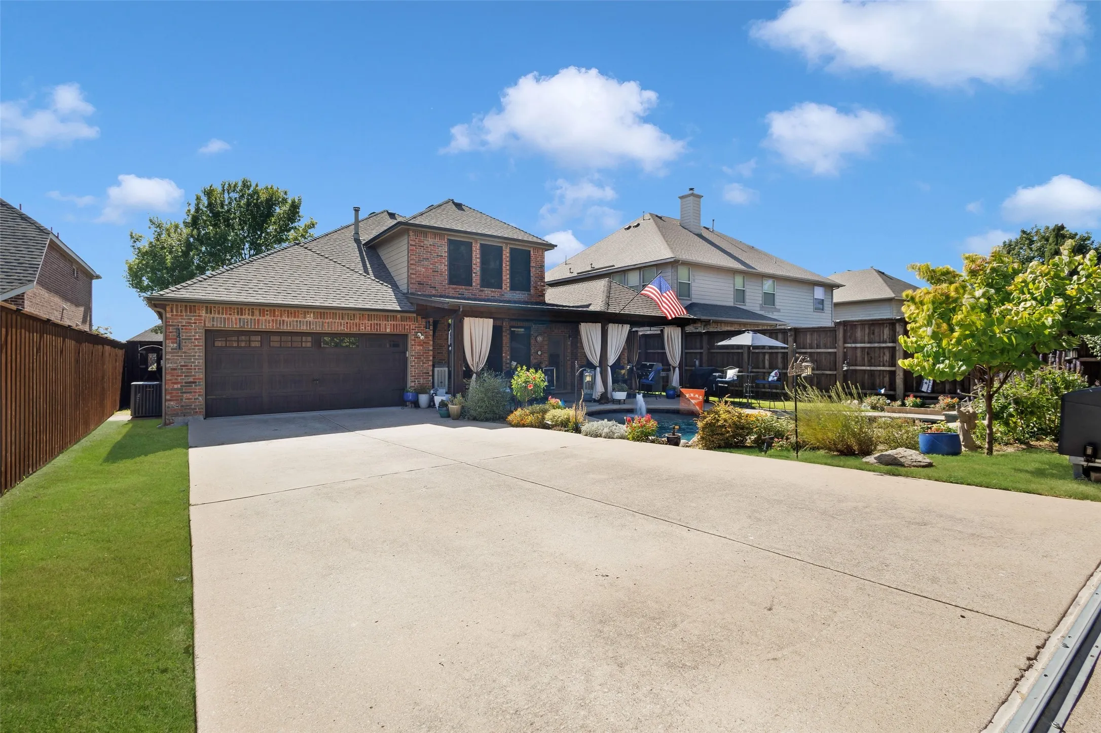 Single Family Residence For Sale in Rockwall County , 1411 Misty Cove, Rockwall, Texas 75087, 5 Bedroom, 3 Bathroom, 2 Garage spaces, 3,413 Sqft, built in 2005, mls#21360994, Real Estate Agent in Rockwall, Homes For Sale in Rockwall county, Homes For Sale in Rockwall, Realtor in Rockwall Texas, Real Estate Brokerage Independent Realty Texas, Luminita Cordes Realtor