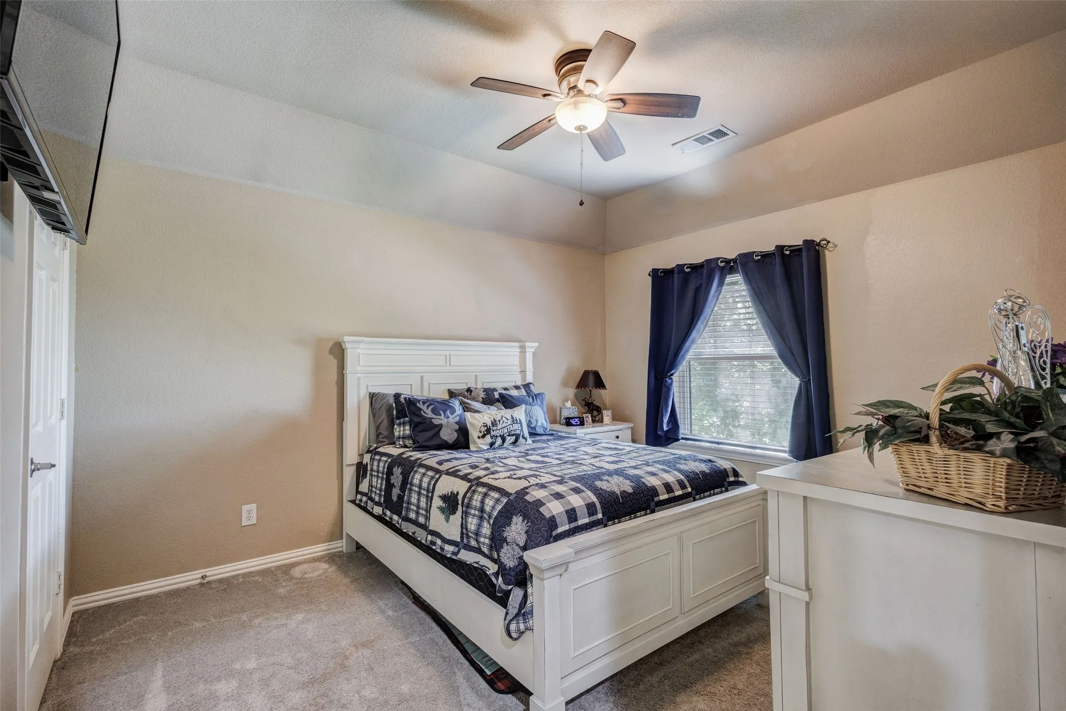 Single Family Residence For Sale in Rockwall County , 1411 Misty Cove, Rockwall, Texas 75087, 5 Bedroom, 3 Bathroom, 2 Garage spaces, 3,413 Sqft, built in 2005, mls#21360994, Real Estate Agent in Rockwall, Homes For Sale in Rockwall county, Homes For Sale in Rockwall, Realtor in Rockwall Texas, Real Estate Brokerage Independent Realty Texas, Luminita Cordes Realtor