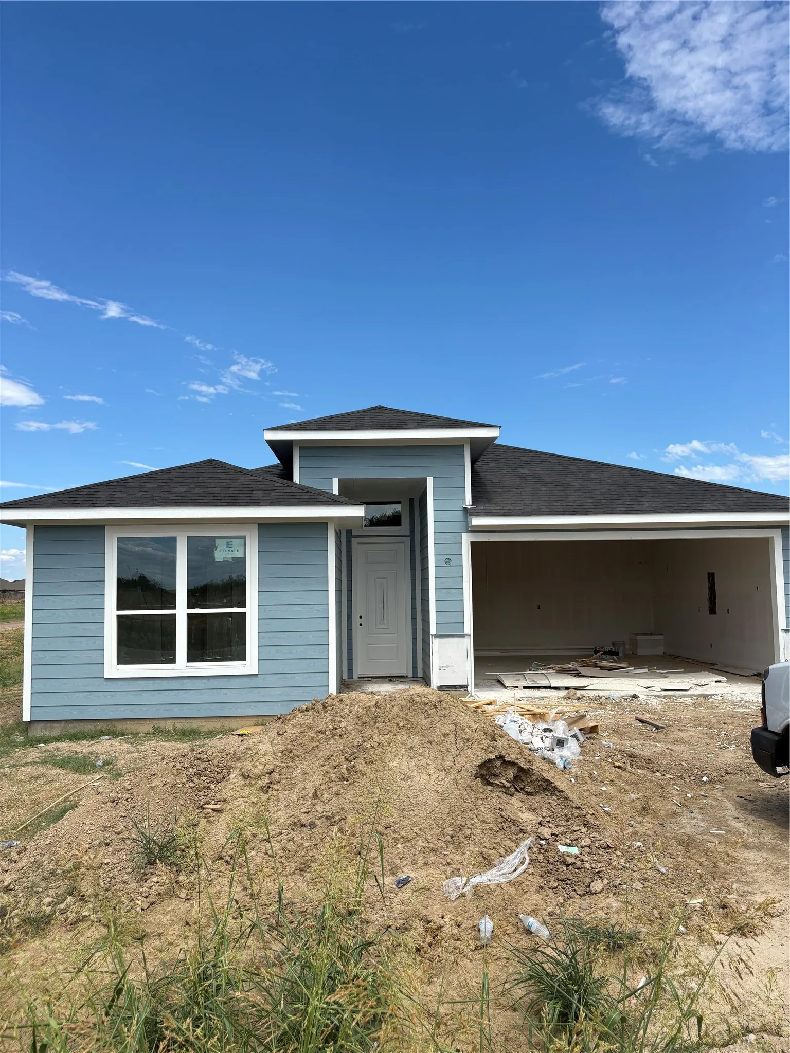 Single Family Residence For Rent in Henderson County , 137 Walker Lane, Mabank, Texas 75147, 3 Bedroom, 2 Bathroom, 2 Garage spaces, 1,922 Sqft, built in 2026, mls#21360945, Real Estate Agent in Mabank, Homes For Rent in Henderson county, Homes For Rent in Mabank, Realtor in Mabank Texas, Real Estate Brokerage Independent Realty Texas, Luminita Cordes Realtor