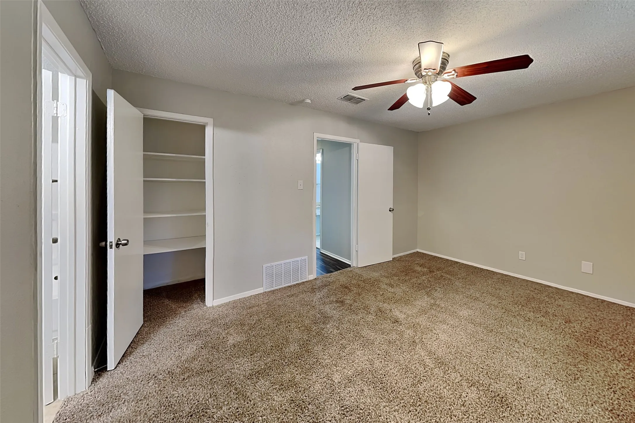 Single Family Residence For Rent in Tarrant County , 7316 Echo Hill Drive, Watauga, Texas 76148, 3 Bedroom, 2 Bathroom, 2 Garage spaces, 1,290 Sqft, built in 1979, mls#21360997, Real Estate Agent in Watauga, Homes For Rent in Tarrant county, Homes For Rent in Watauga, Realtor in Watauga Texas, Real Estate Brokerage Independent Realty Texas, Luminita Cordes Realtor