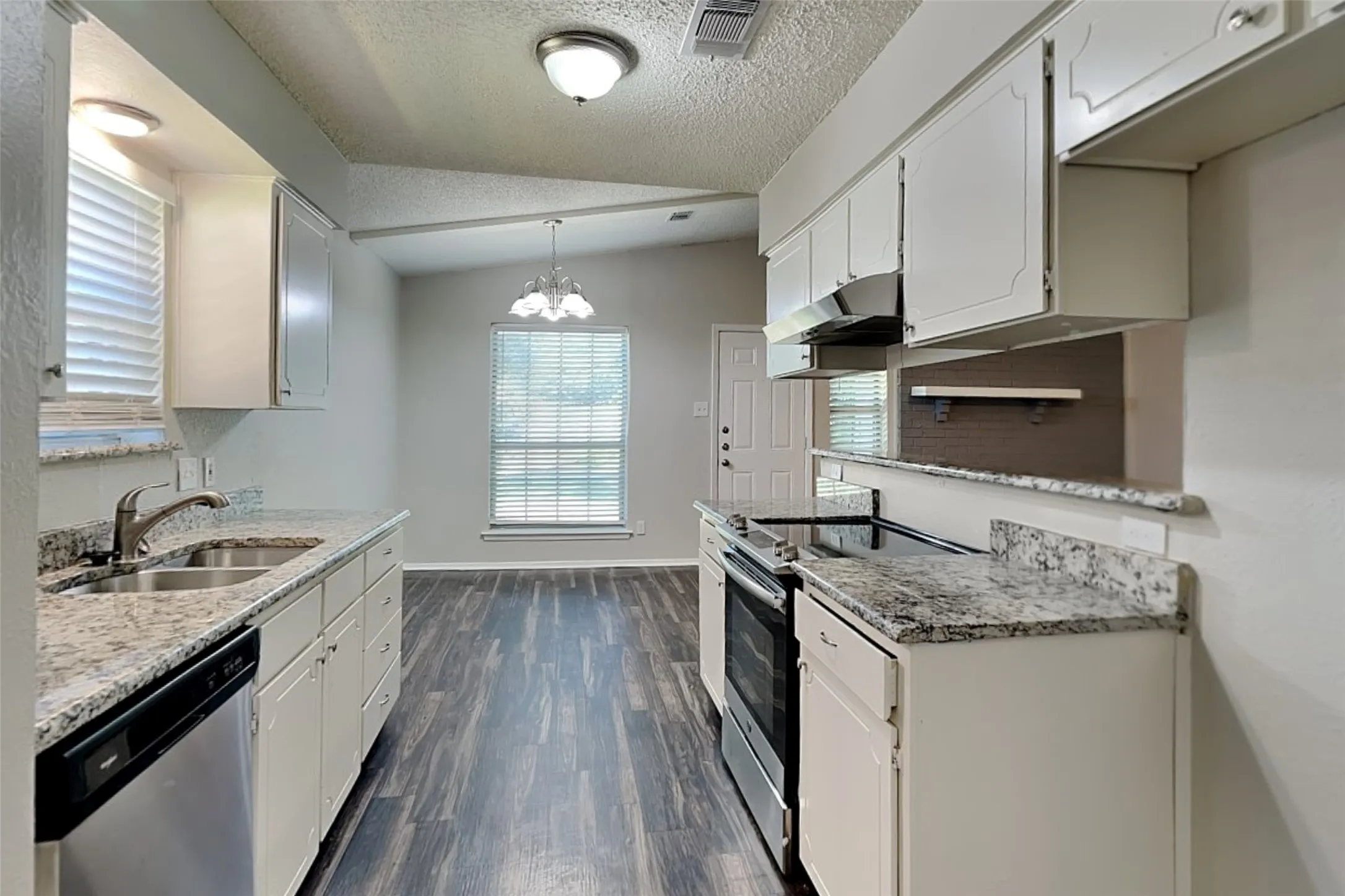 Single Family Residence For Rent in Tarrant County , 7316 Echo Hill Drive, Watauga, Texas 76148, 3 Bedroom, 2 Bathroom, 2 Garage spaces, 1,290 Sqft, built in 1979, mls#21360997, Real Estate Agent in Watauga, Homes For Rent in Tarrant county, Homes For Rent in Watauga, Realtor in Watauga Texas, Real Estate Brokerage Independent Realty Texas, Luminita Cordes Realtor