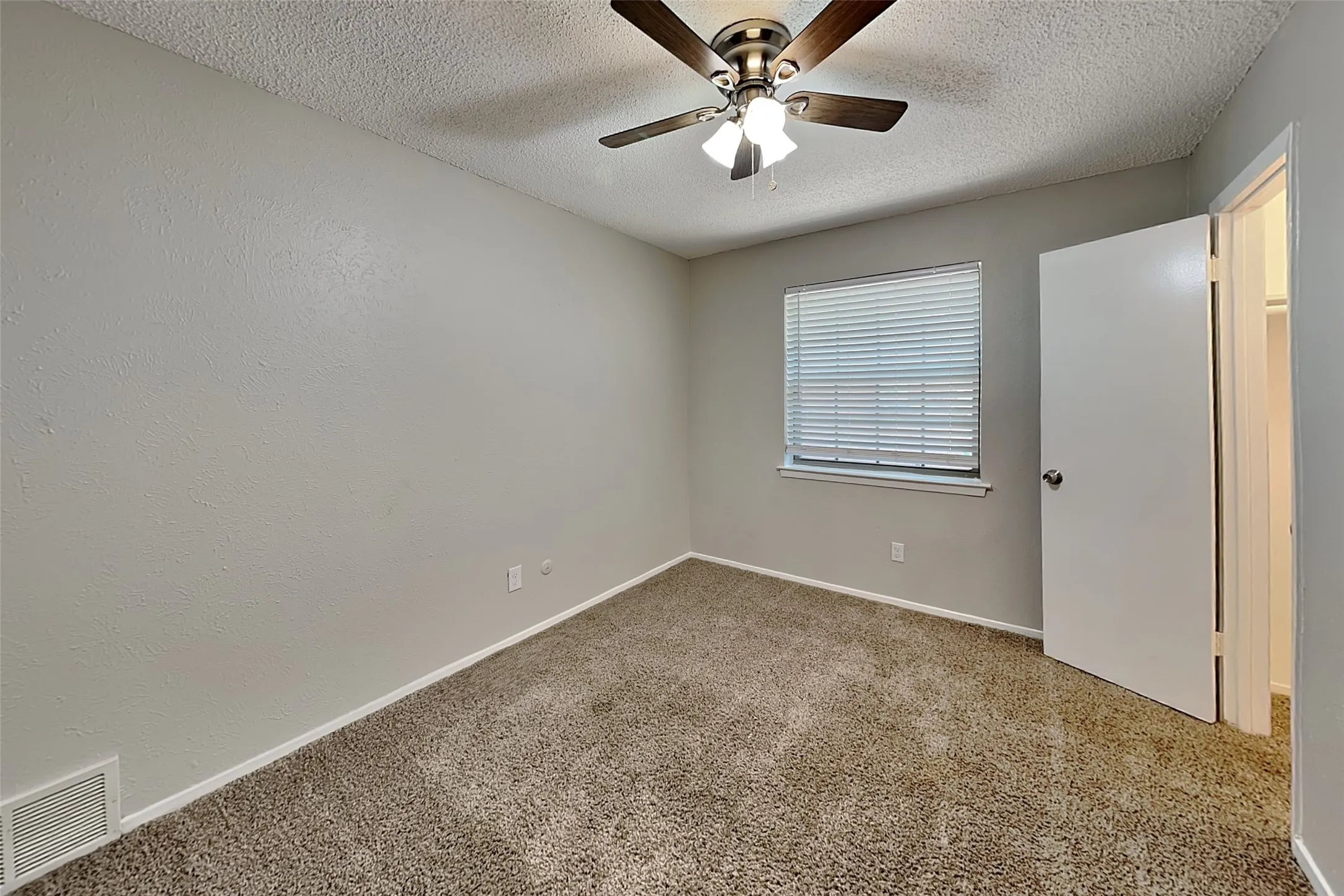 Single Family Residence For Rent in Tarrant County , 7316 Echo Hill Drive, Watauga, Texas 76148, 3 Bedroom, 2 Bathroom, 2 Garage spaces, 1,290 Sqft, built in 1979, mls#21360997, Real Estate Agent in Watauga, Homes For Rent in Tarrant county, Homes For Rent in Watauga, Realtor in Watauga Texas, Real Estate Brokerage Independent Realty Texas, Luminita Cordes Realtor