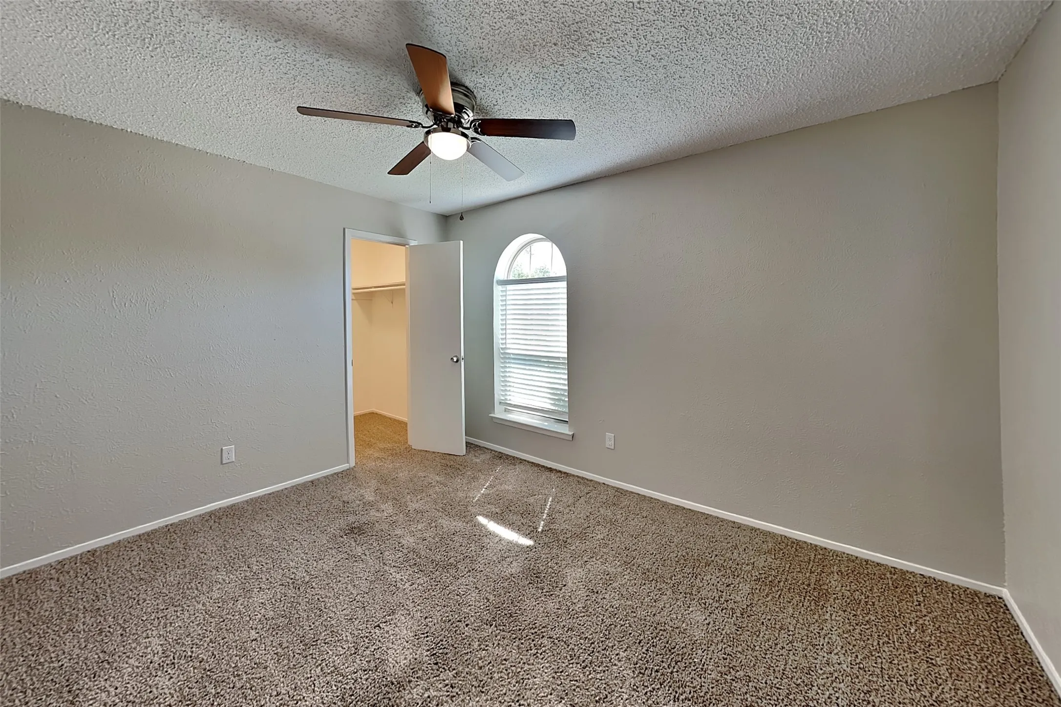 Single Family Residence For Rent in Tarrant County , 7316 Echo Hill Drive, Watauga, Texas 76148, 3 Bedroom, 2 Bathroom, 2 Garage spaces, 1,290 Sqft, built in 1979, mls#21360997, Real Estate Agent in Watauga, Homes For Rent in Tarrant county, Homes For Rent in Watauga, Realtor in Watauga Texas, Real Estate Brokerage Independent Realty Texas, Luminita Cordes Realtor