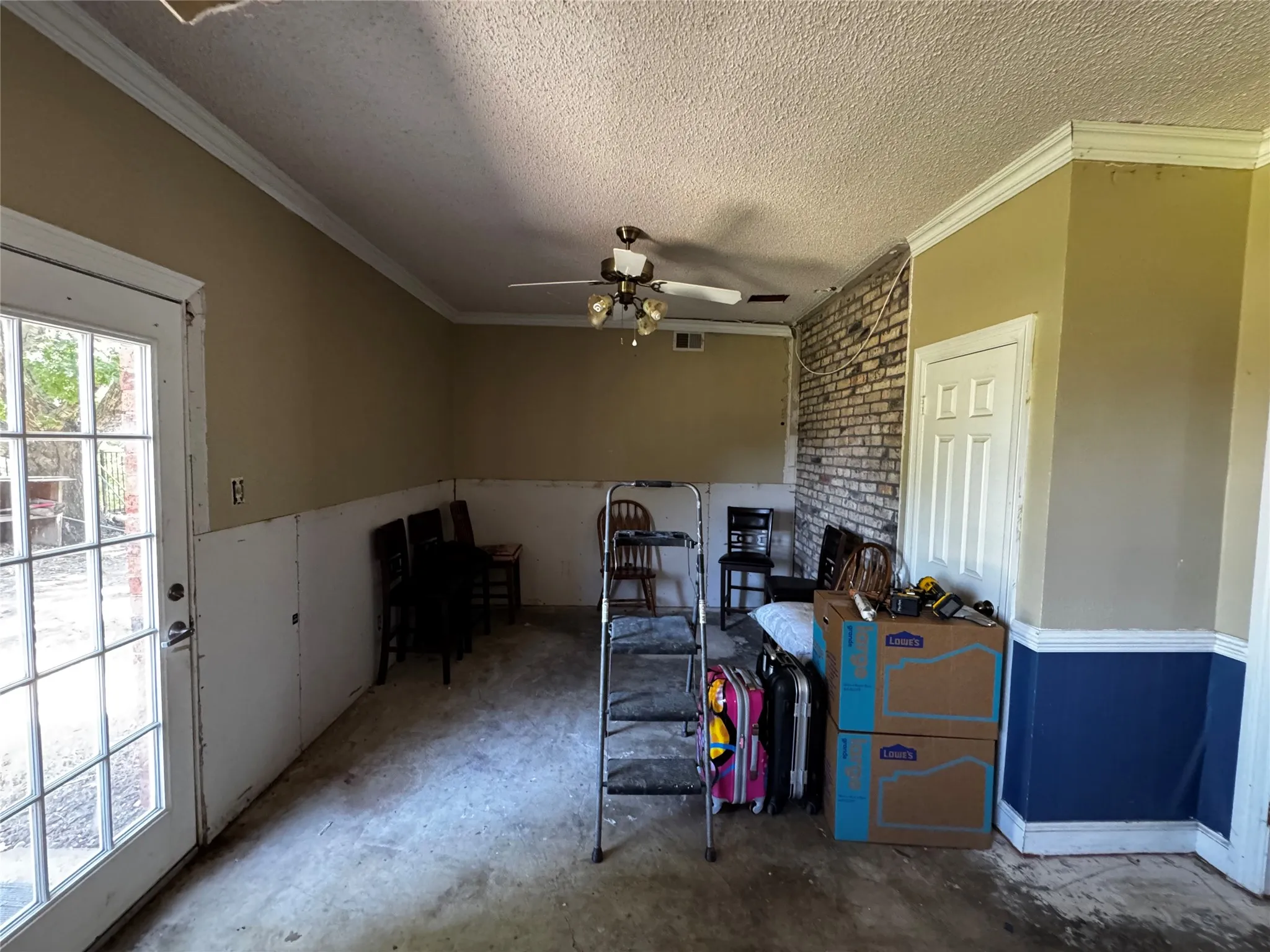 Single Family Residence For Sale in Dallas County , 363 town east, Sunnyvale, Texas 75182, 6 Bedroom, 4 Bathroom, Garage spaces, 4,318 Sqft, built in 1983, mls#21354948, Real Estate Agent in Sunnyvale, Homes For Sale in Dallas county, Homes For Sale in Sunnyvale, Realtor in Sunnyvale Texas, Real Estate Brokerage Independent Realty Texas, Luminita Cordes Realtor