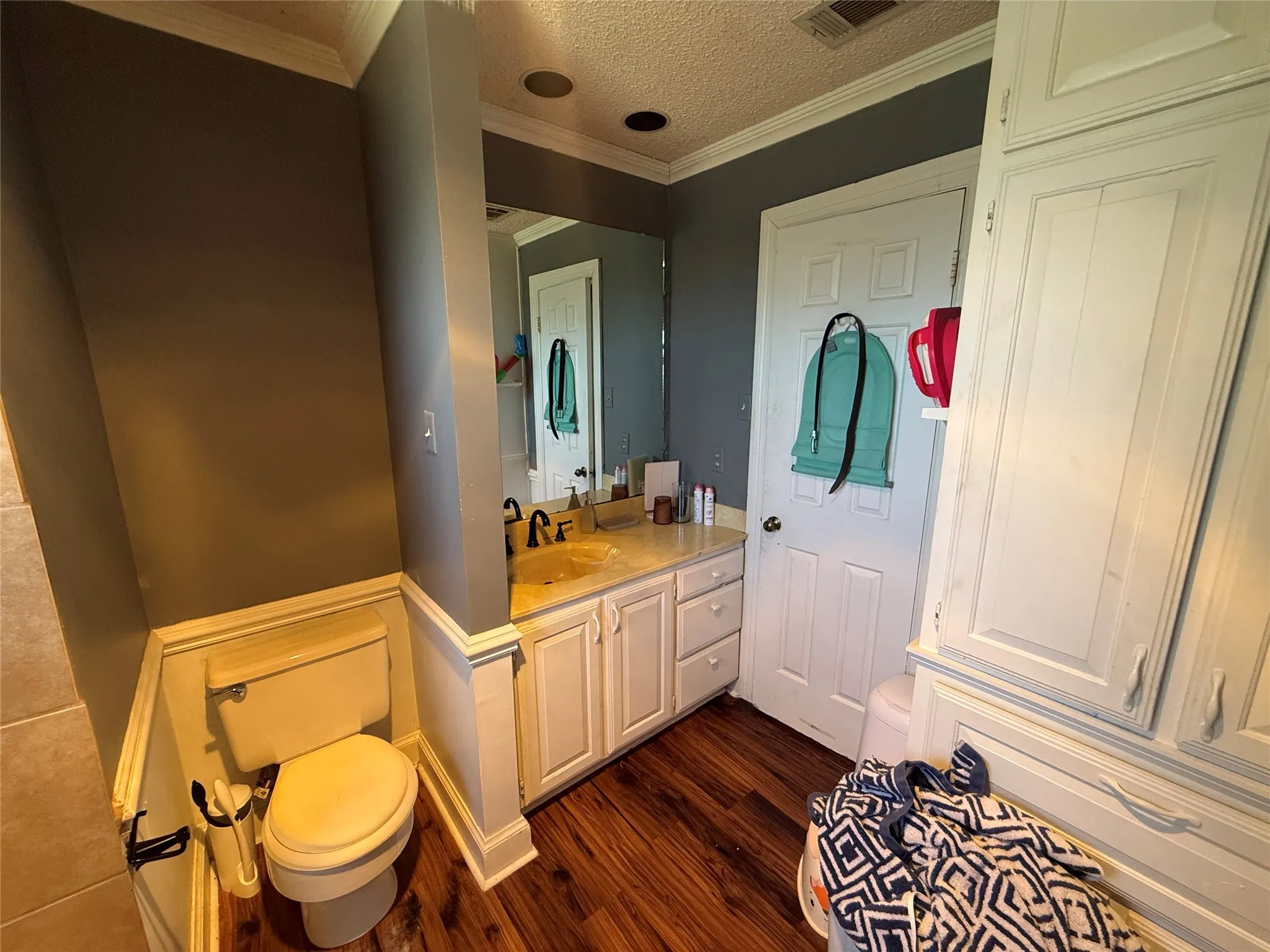 Single Family Residence For Sale in Dallas County , 363 town east, Sunnyvale, Texas 75182, 6 Bedroom, 4 Bathroom, Garage spaces, 4,318 Sqft, built in 1983, mls#21354948, Real Estate Agent in Sunnyvale, Homes For Sale in Dallas county, Homes For Sale in Sunnyvale, Realtor in Sunnyvale Texas, Real Estate Brokerage Independent Realty Texas, Luminita Cordes Realtor