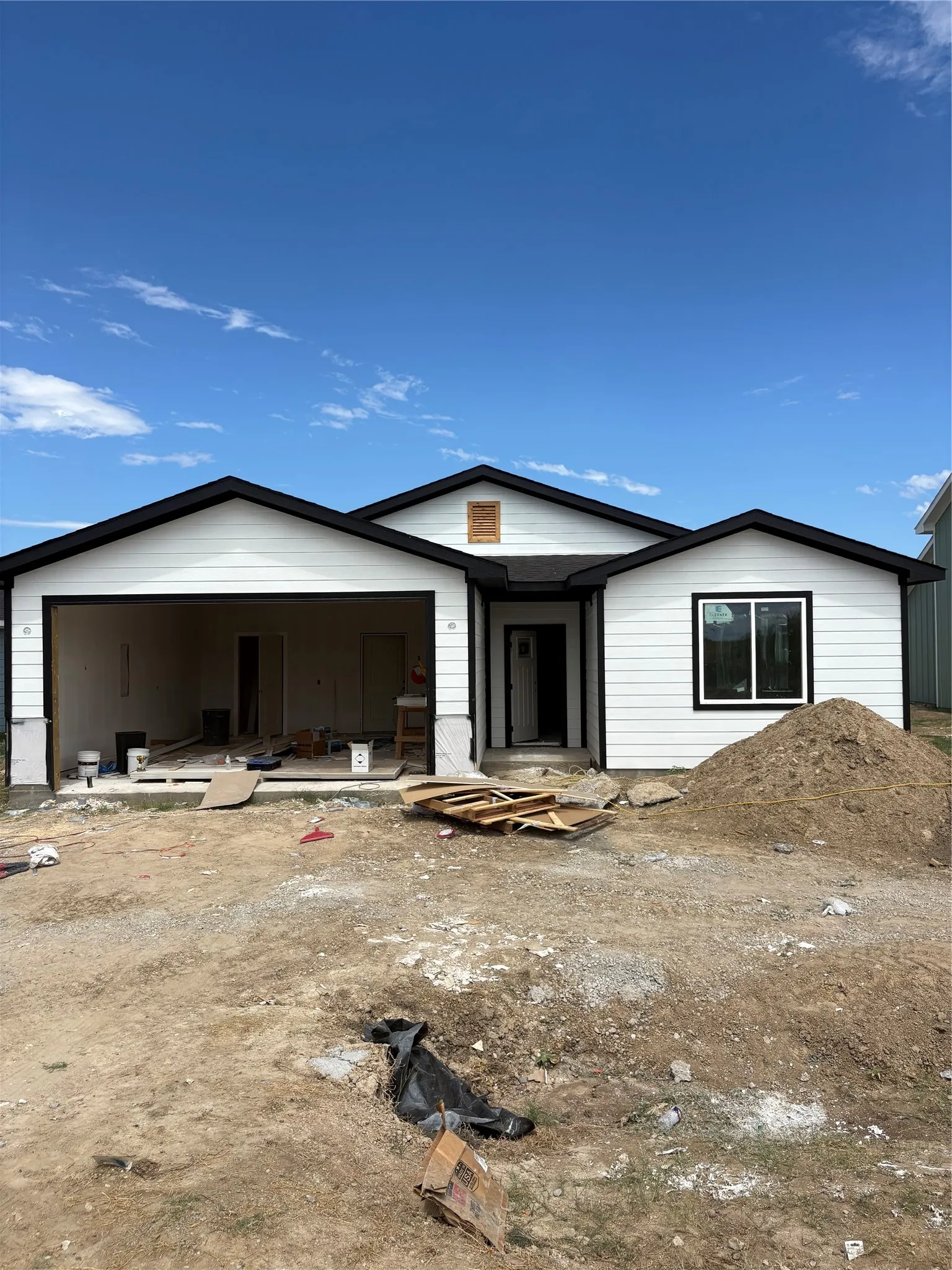 Single Family Residence For Rent in Henderson County , 135 Walker Lane, Mabank, Texas 75147, 3 Bedroom, 2 Bathroom, 2 Garage spaces, 1,695 Sqft, built in 2026, mls#21360967, Real Estate Agent in Mabank, Homes For Rent in Henderson county, Homes For Rent in Mabank, Realtor in Mabank Texas, Real Estate Brokerage Independent Realty Texas, Luminita Cordes Realtor