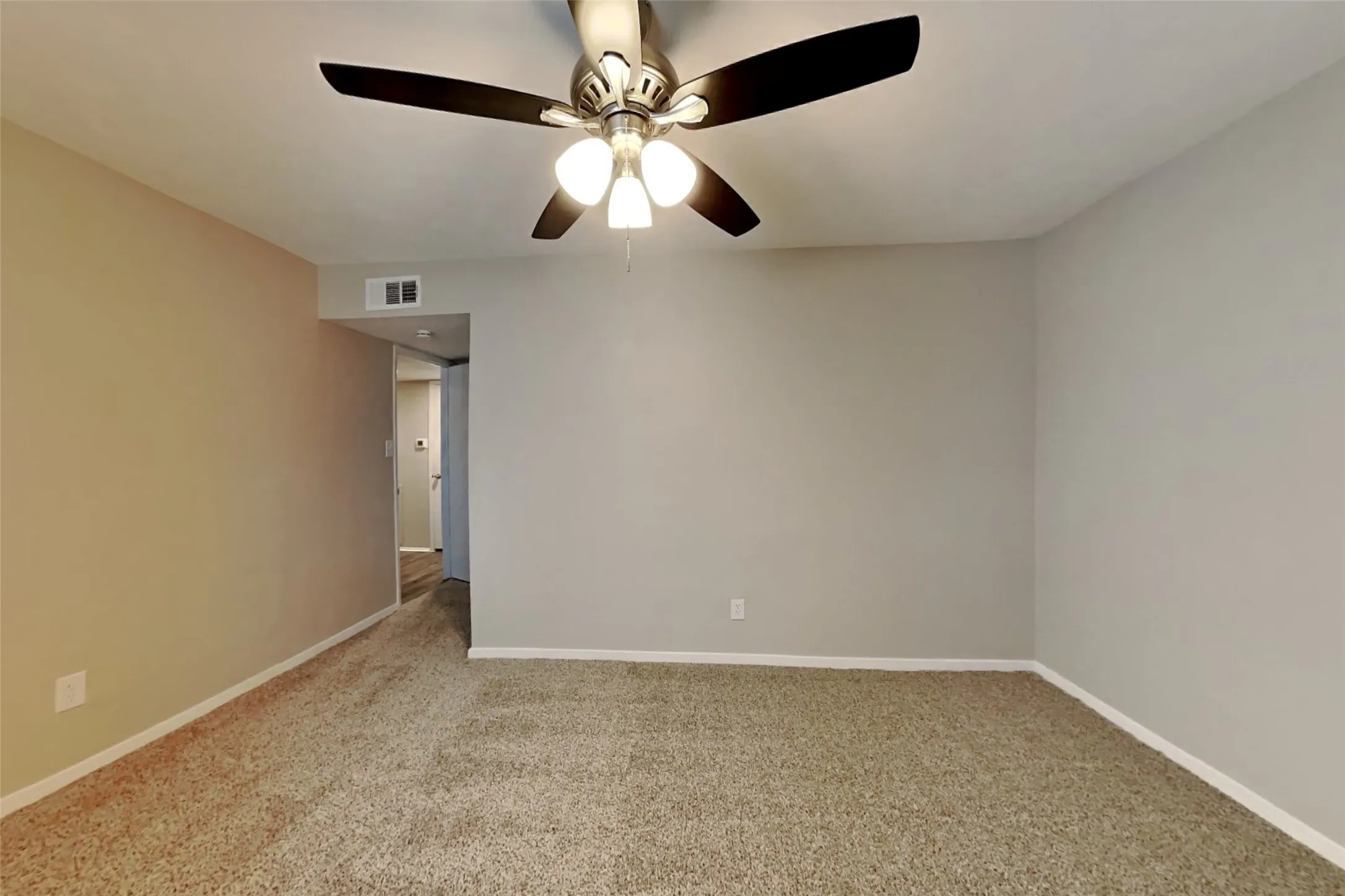 Single Family Residence For Rent in Collin County , 518 White Oak Street, Allen, Texas 75002, 3 Bedroom, 2 Bathroom, 2 Garage spaces, 1,512 Sqft, built in 1981, mls#21361006, Real Estate Agent in Allen, Homes For Rent in Collin county, Homes For Rent in Allen, Realtor in Allen Texas, Real Estate Brokerage Independent Realty Texas, Luminita Cordes Realtor