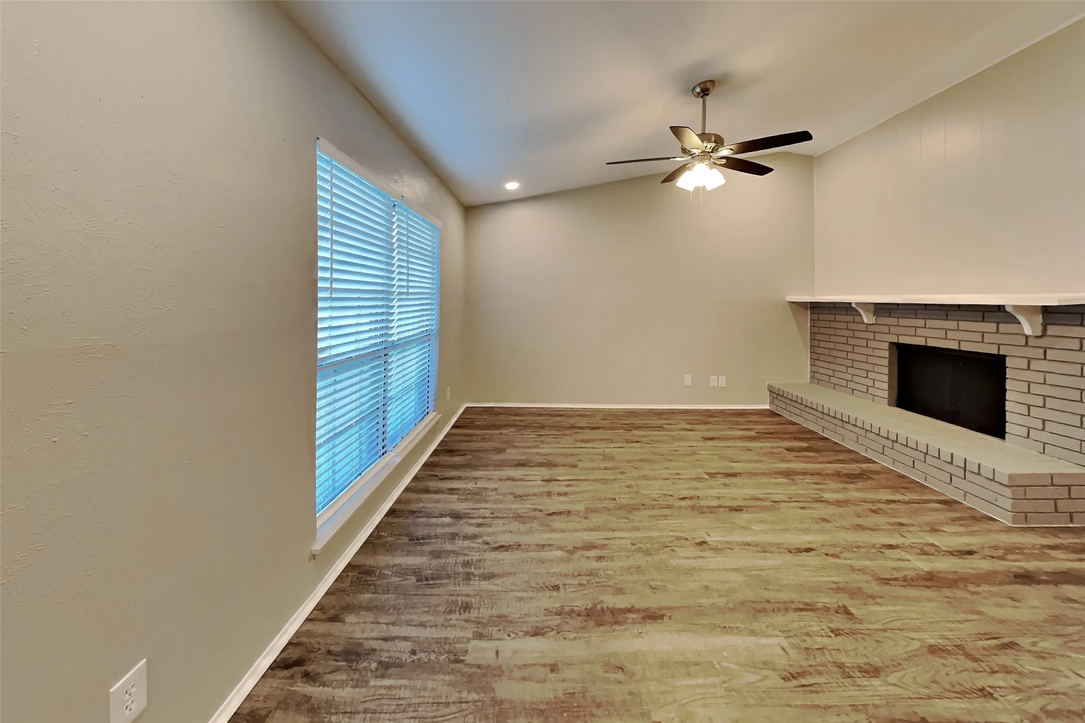 Single Family Residence For Rent in Collin County , 518 White Oak Street, Allen, Texas 75002, 3 Bedroom, 2 Bathroom, 2 Garage spaces, 1,512 Sqft, built in 1981, mls#21361006, Real Estate Agent in Allen, Homes For Rent in Collin county, Homes For Rent in Allen, Realtor in Allen Texas, Real Estate Brokerage Independent Realty Texas, Luminita Cordes Realtor
