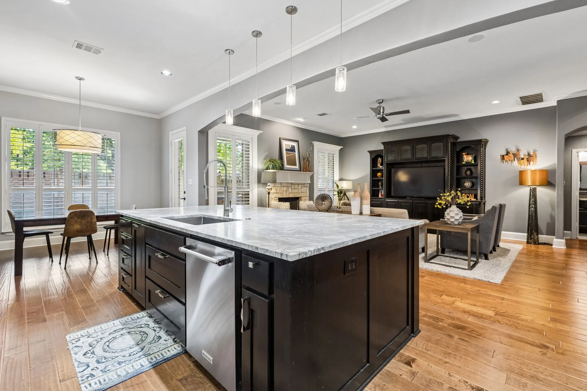 Single Family Residence For Sale in Tarrant County , 1411 Ashmore Court, Keller, Texas 76248, 4 Bedroom, 4 Bathroom, 2 Garage spaces, 3,254 Sqft, built in 2005, mls#21359751, Real Estate Agent in Keller, Homes For Sale in Tarrant county, Homes For Sale in Keller, Realtor in Keller Texas, Real Estate Brokerage Independent Realty Texas, Luminita Cordes Realtor