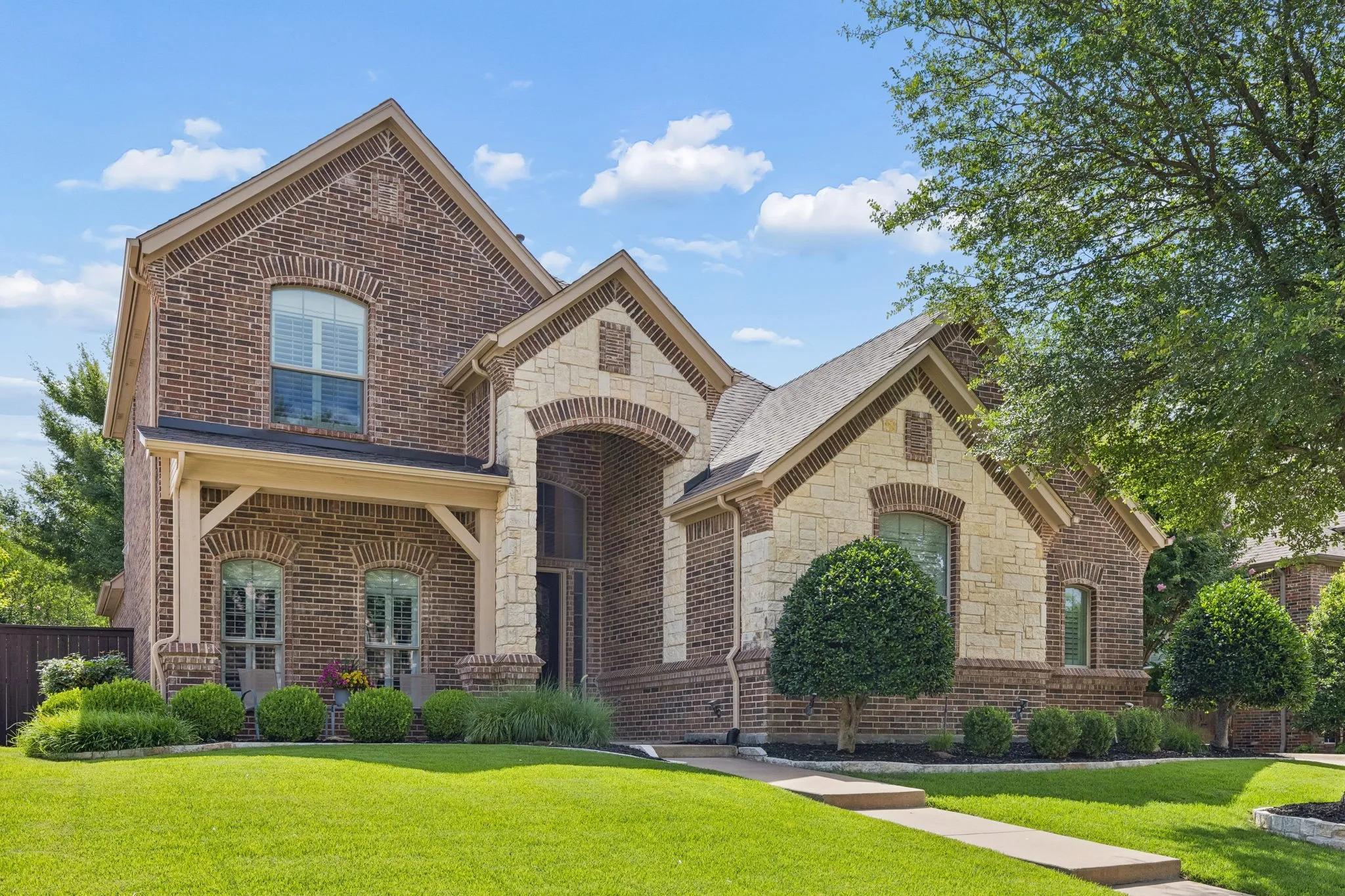 Single Family Residence For Sale in Tarrant County , 1411 Ashmore Court, Keller, Texas 76248, 4 Bedroom, 4 Bathroom, 2 Garage spaces, 3,254 Sqft, built in 2005, mls#21359751, Real Estate Agent in Keller, Homes For Sale in Tarrant county, Homes For Sale in Keller, Realtor in Keller Texas, Real Estate Brokerage Independent Realty Texas, Luminita Cordes Realtor
