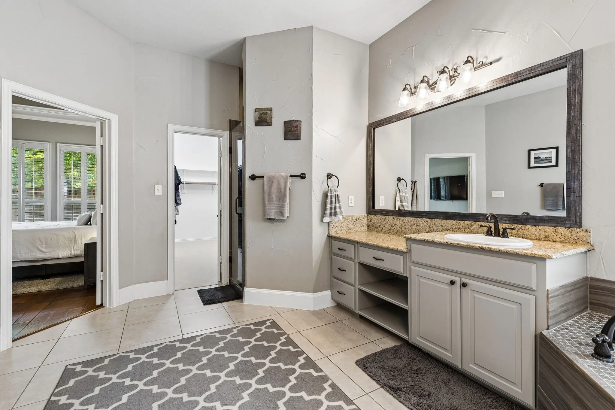 Single Family Residence For Sale in Tarrant County , 1411 Ashmore Court, Keller, Texas 76248, 4 Bedroom, 4 Bathroom, 2 Garage spaces, 3,254 Sqft, built in 2005, mls#21359751, Real Estate Agent in Keller, Homes For Sale in Tarrant county, Homes For Sale in Keller, Realtor in Keller Texas, Real Estate Brokerage Independent Realty Texas, Luminita Cordes Realtor