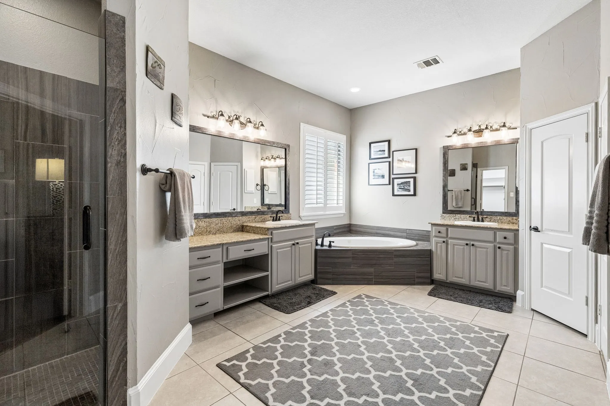 Single Family Residence For Sale in Tarrant County , 1411 Ashmore Court, Keller, Texas 76248, 4 Bedroom, 4 Bathroom, 2 Garage spaces, 3,254 Sqft, built in 2005, mls#21359751, Real Estate Agent in Keller, Homes For Sale in Tarrant county, Homes For Sale in Keller, Realtor in Keller Texas, Real Estate Brokerage Independent Realty Texas, Luminita Cordes Realtor