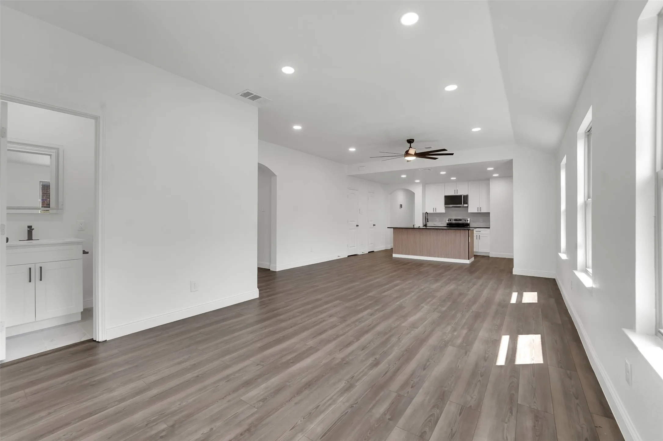Single Family Residence For Rent in Collin County , 1810 Prairie View Drive, Princeton, Texas 75407, 4 Bedroom, 3 Bathroom, 2 Garage spaces, 1,901 Sqft, built in 2015, Price $2,350, mls#21360331, Real Estate Agent in Princeton, Homes For Rent in Collin county, Homes For Rent in Princeton, Realtor in Princeton Texas, Real Estate Brokerage Independent Realty Texas, Luminita Cordes Realtor