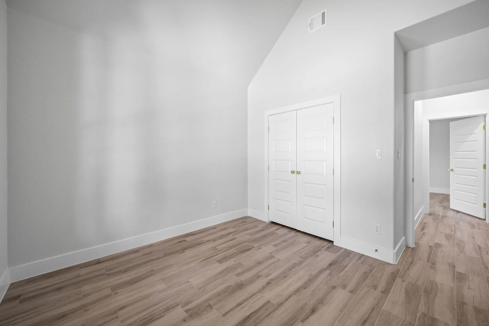 Single Family Residence For Sale in Tarrant County , 705 Cliff Street, Fort Worth, Texas 76164, 4 Bedroom, 2 Bathroom, 2 Garage spaces, 1,950 Sqft, built in 2026, mls#21360591, Real Estate Agent in Fort Worth, Homes For Sale in Tarrant county, Homes For Sale in Fort Worth, Realtor in Fort Worth Texas, Real Estate Brokerage Independent Realty Texas, Luminita Cordes Realtor