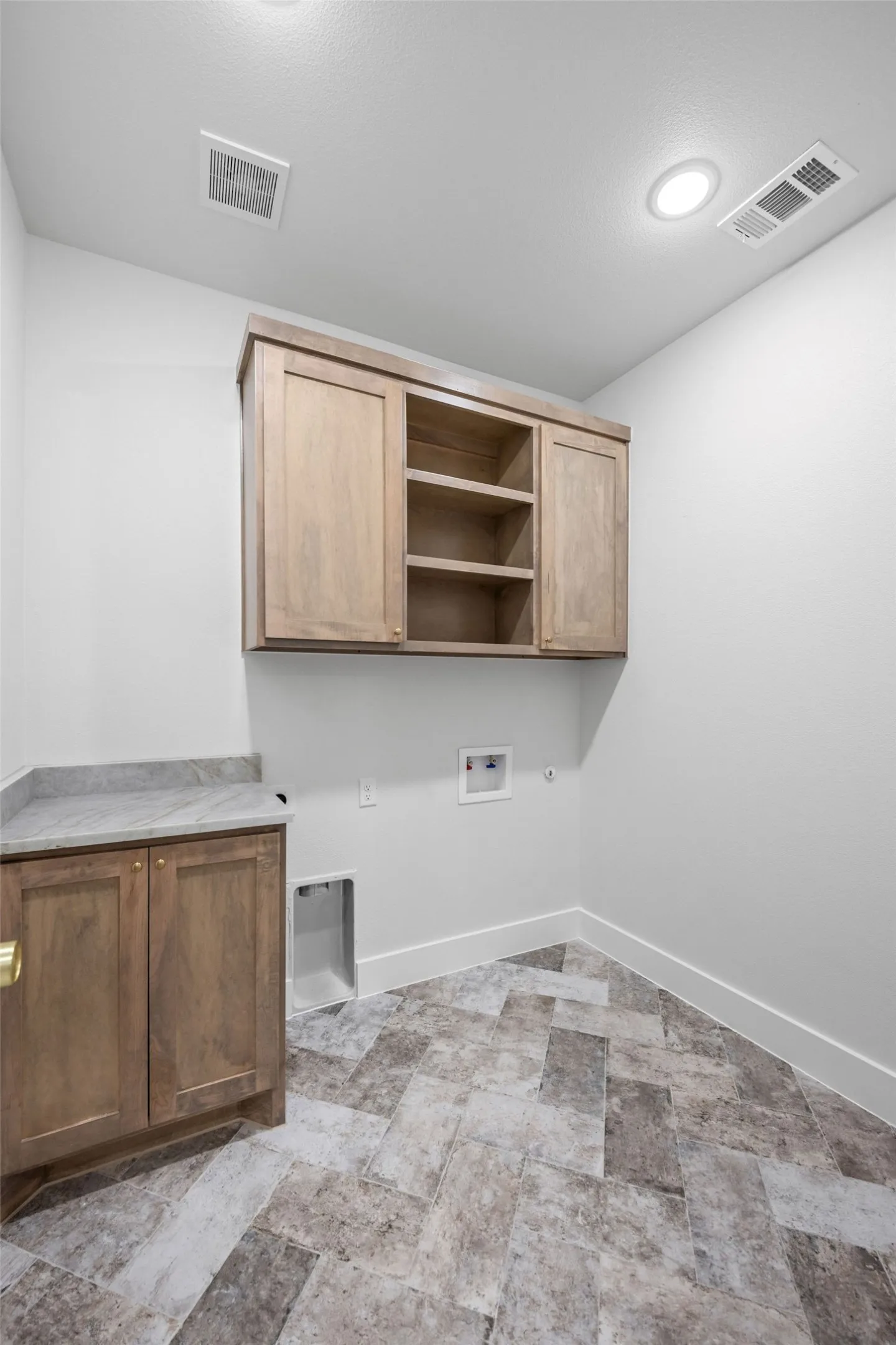Single Family Residence For Sale in Tarrant County , 705 Cliff Street, Fort Worth, Texas 76164, 4 Bedroom, 2 Bathroom, 2 Garage spaces, 1,950 Sqft, built in 2026, mls#21360591, Real Estate Agent in Fort Worth, Homes For Sale in Tarrant county, Homes For Sale in Fort Worth, Realtor in Fort Worth Texas, Real Estate Brokerage Independent Realty Texas, Luminita Cordes Realtor