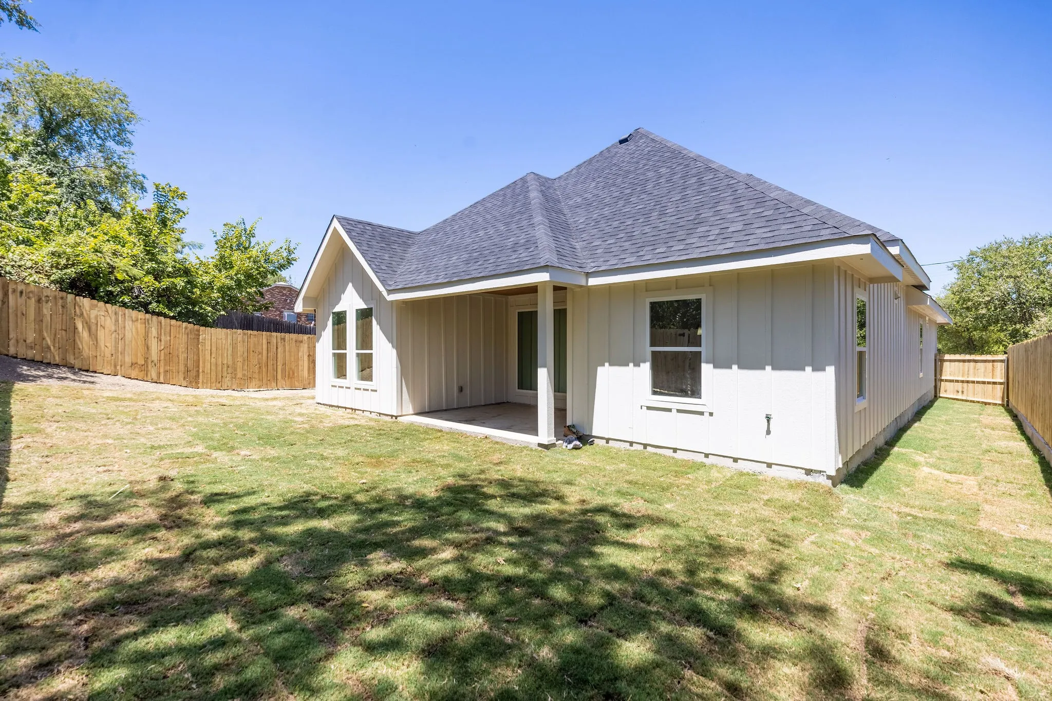 Single Family Residence For Sale in Tarrant County , 705 Cliff Street, Fort Worth, Texas 76164, 4 Bedroom, 2 Bathroom, 2 Garage spaces, 1,950 Sqft, built in 2026, mls#21360591, Real Estate Agent in Fort Worth, Homes For Sale in Tarrant county, Homes For Sale in Fort Worth, Realtor in Fort Worth Texas, Real Estate Brokerage Independent Realty Texas, Luminita Cordes Realtor