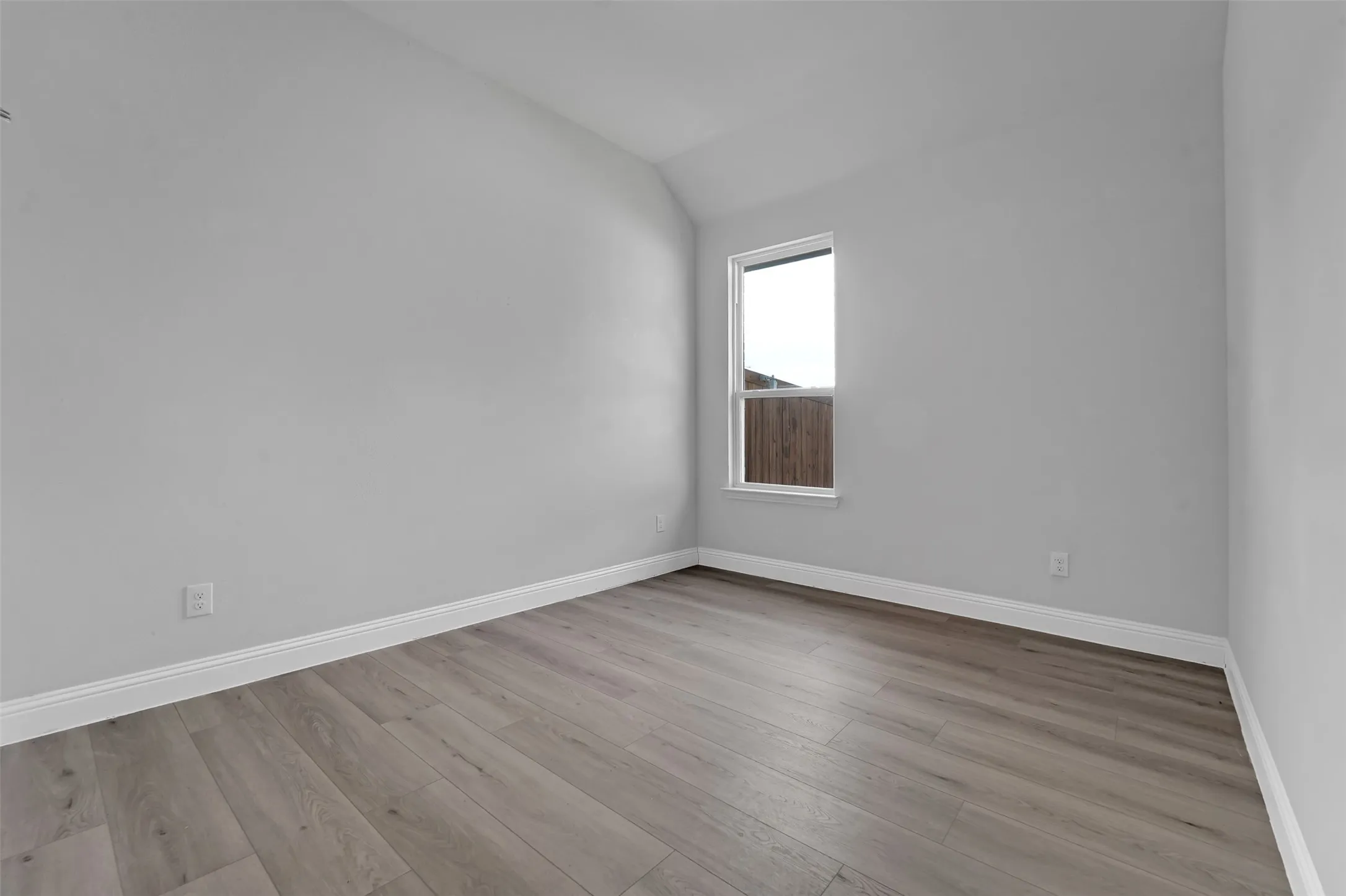 Single Family Residence For Rent in Collin County , 3004 Cremini Falls, Princeton, Texas 75407, 5 Bedroom, 3 Bathroom, 2 Garage spaces, 2,591 Sqft, built in 2024, mls#21360048, Real Estate Agent in Princeton, Homes For Rent in Collin county, Homes For Rent in Princeton, Realtor in Princeton Texas, Real Estate Brokerage Independent Realty Texas, Luminita Cordes Realtor