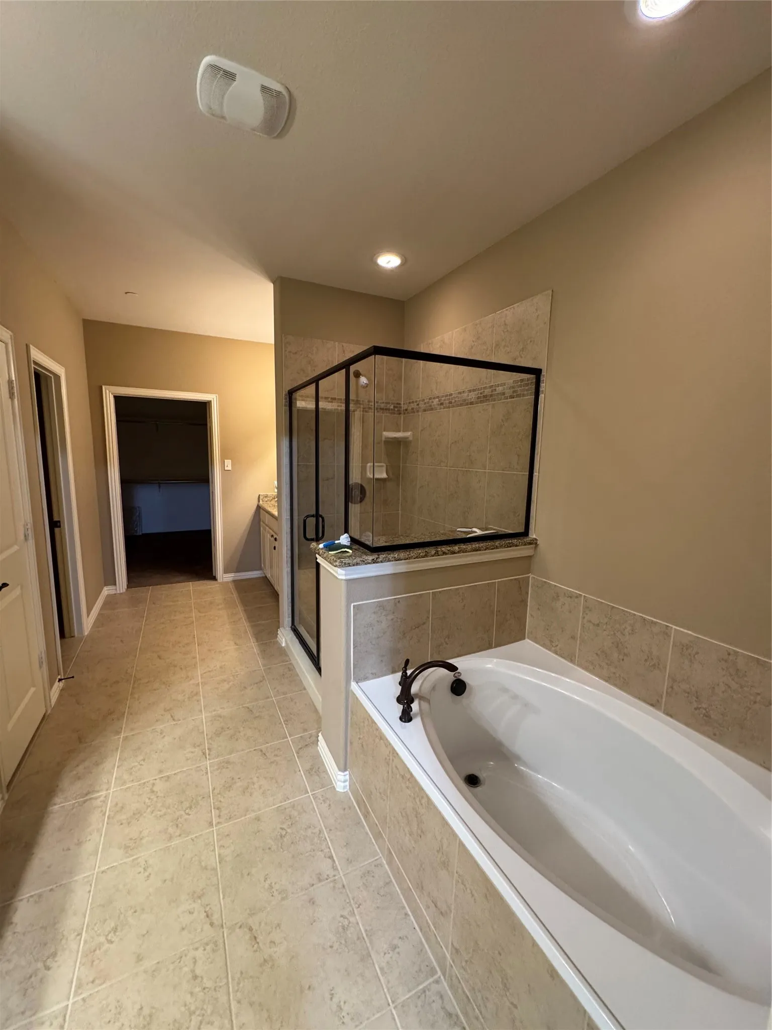 Townhouse For Rent in Dallas County , 6464 Naples Drive, Irving, Texas 75039, 3 Bedroom, 4 Bathroom, 2 Garage spaces, 3,133 Sqft, built in 2012, mls#21360658, Real Estate Agent in Irving, Homes For Rent in Dallas county, Homes For Rent in Irving, Realtor in Irving Texas, Real Estate Brokerage Independent Realty Texas, Luminita Cordes Realtor