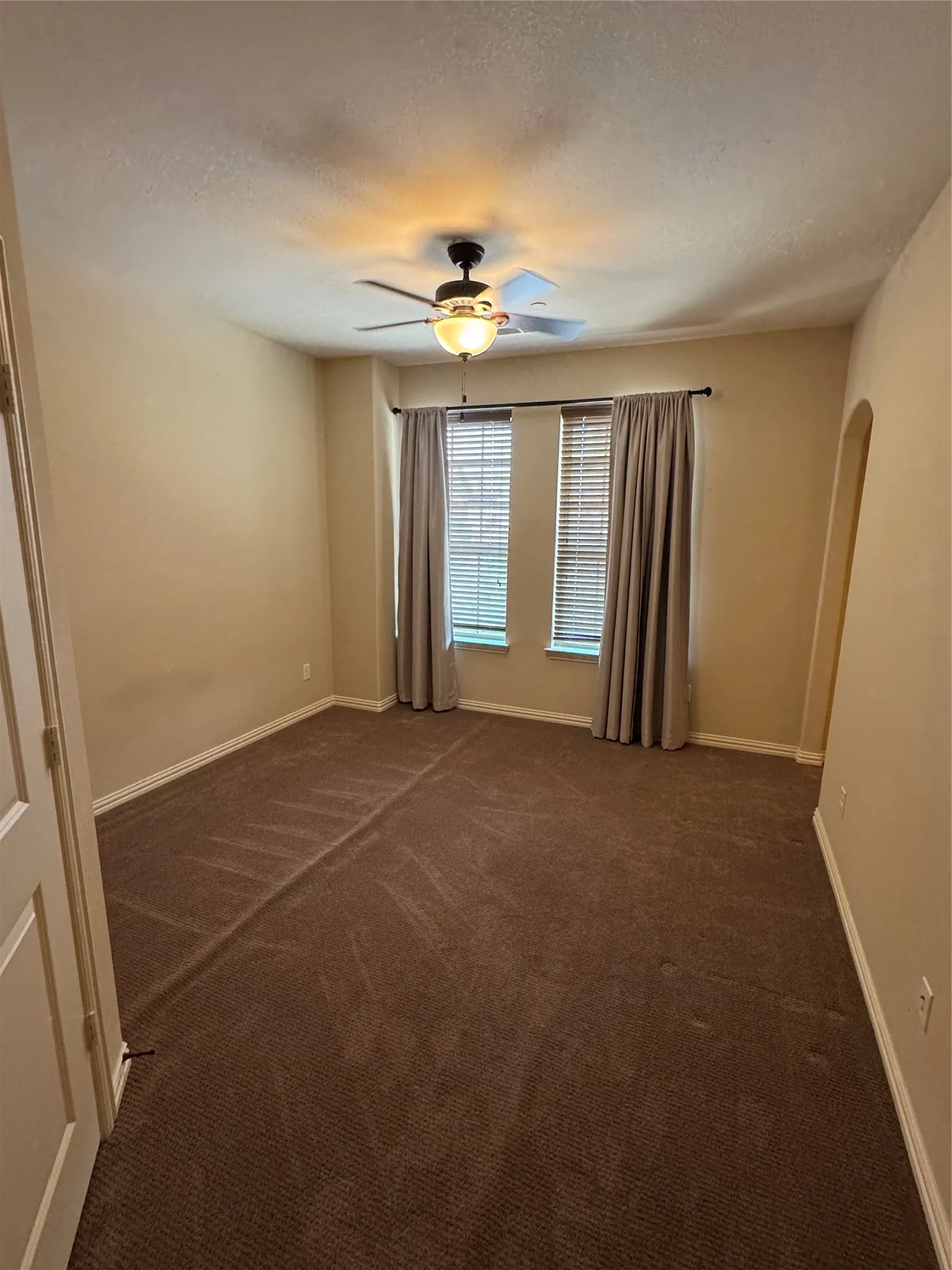 Townhouse For Rent in Dallas County , 6464 Naples Drive, Irving, Texas 75039, 3 Bedroom, 4 Bathroom, 2 Garage spaces, 3,133 Sqft, built in 2012, mls#21360658, Real Estate Agent in Irving, Homes For Rent in Dallas county, Homes For Rent in Irving, Realtor in Irving Texas, Real Estate Brokerage Independent Realty Texas, Luminita Cordes Realtor