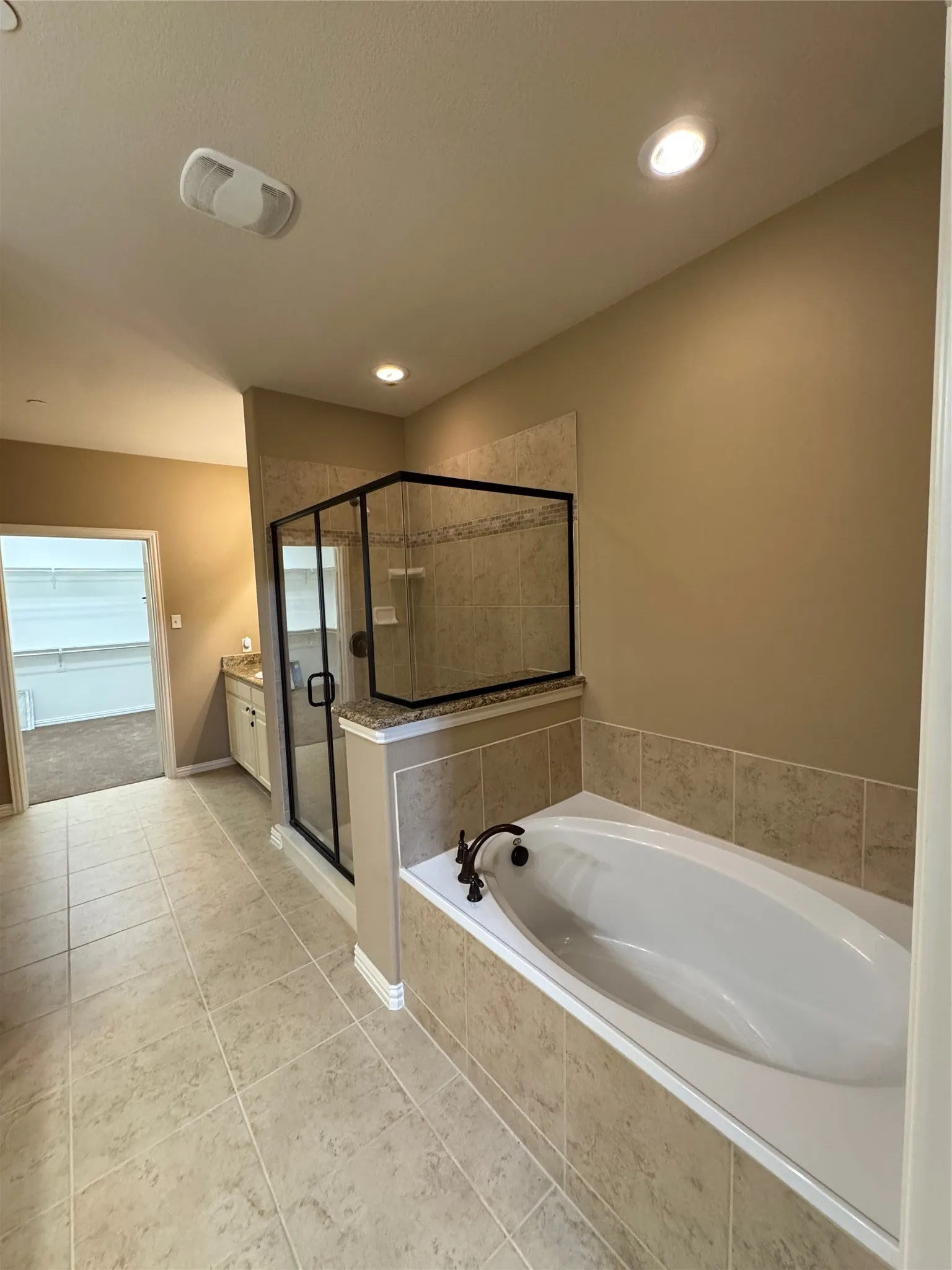 Townhouse For Rent in Dallas County , 6464 Naples Drive, Irving, Texas 75039, 3 Bedroom, 4 Bathroom, 2 Garage spaces, 3,133 Sqft, built in 2012, mls#21360658, Real Estate Agent in Irving, Homes For Rent in Dallas county, Homes For Rent in Irving, Realtor in Irving Texas, Real Estate Brokerage Independent Realty Texas, Luminita Cordes Realtor