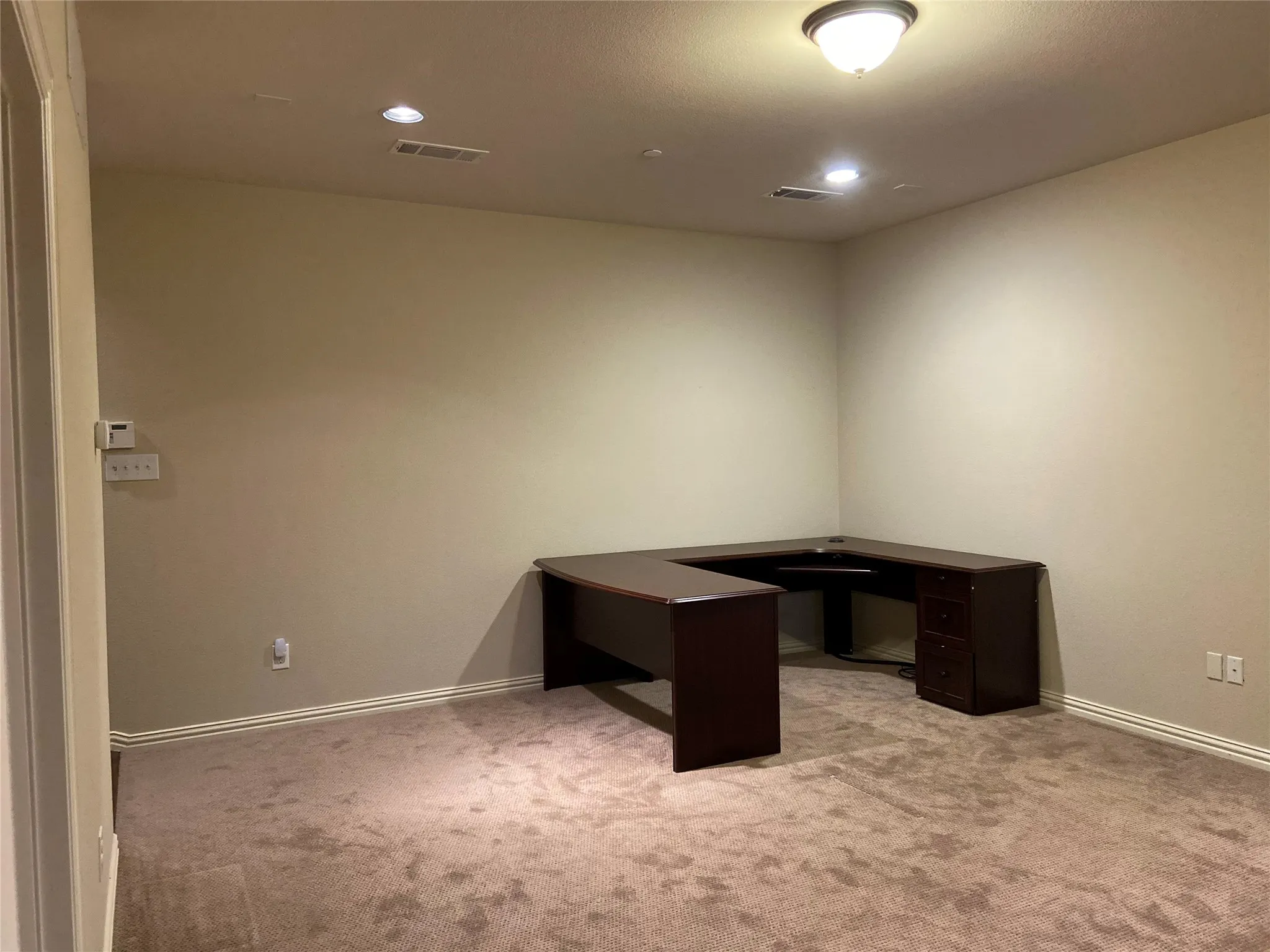 Townhouse For Rent in Dallas County , 6464 Naples Drive, Irving, Texas 75039, 3 Bedroom, 4 Bathroom, 2 Garage spaces, 3,133 Sqft, built in 2012, mls#21360658, Real Estate Agent in Irving, Homes For Rent in Dallas county, Homes For Rent in Irving, Realtor in Irving Texas, Real Estate Brokerage Independent Realty Texas, Luminita Cordes Realtor